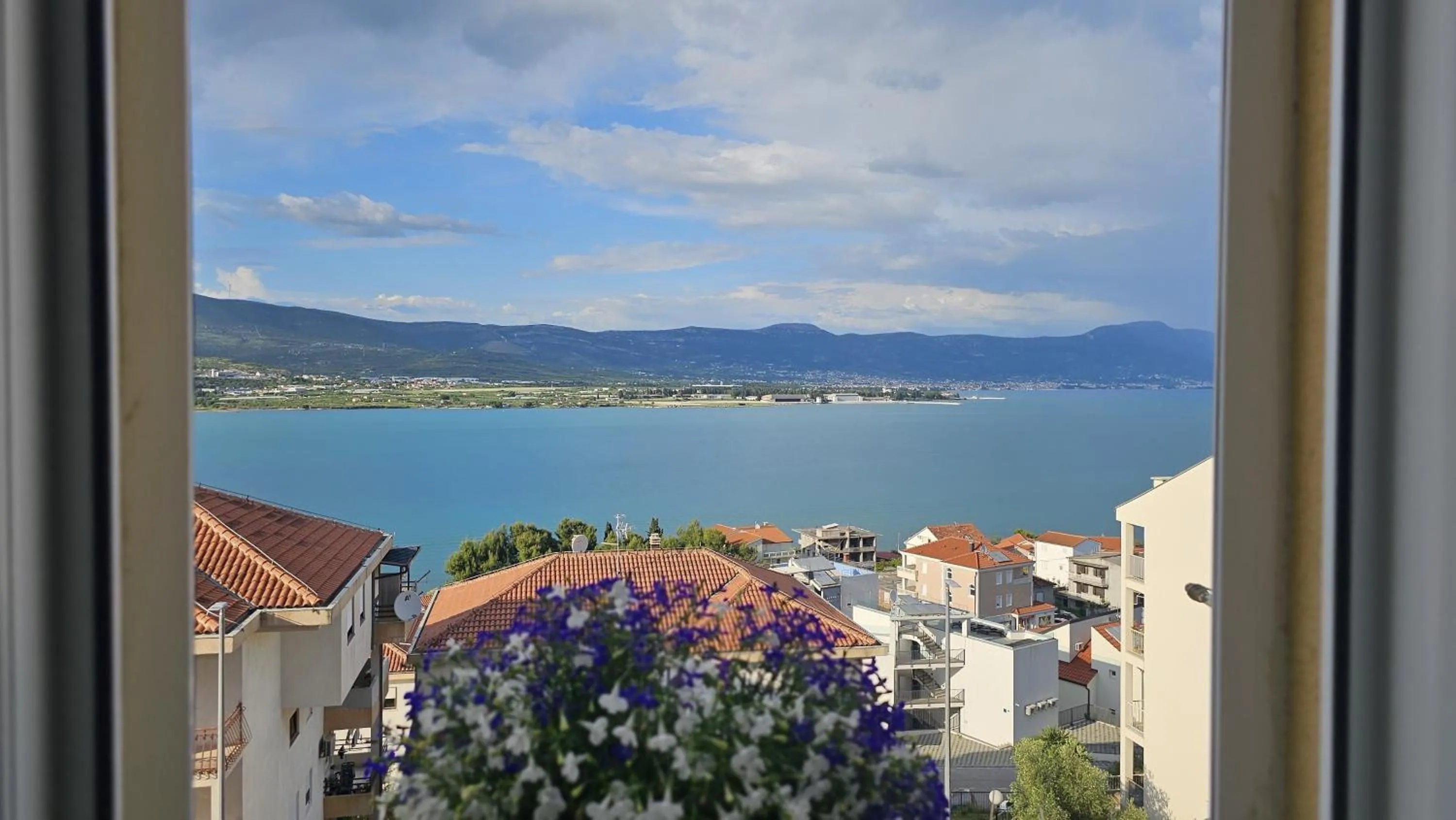 Sea view in Apartment Antonia
