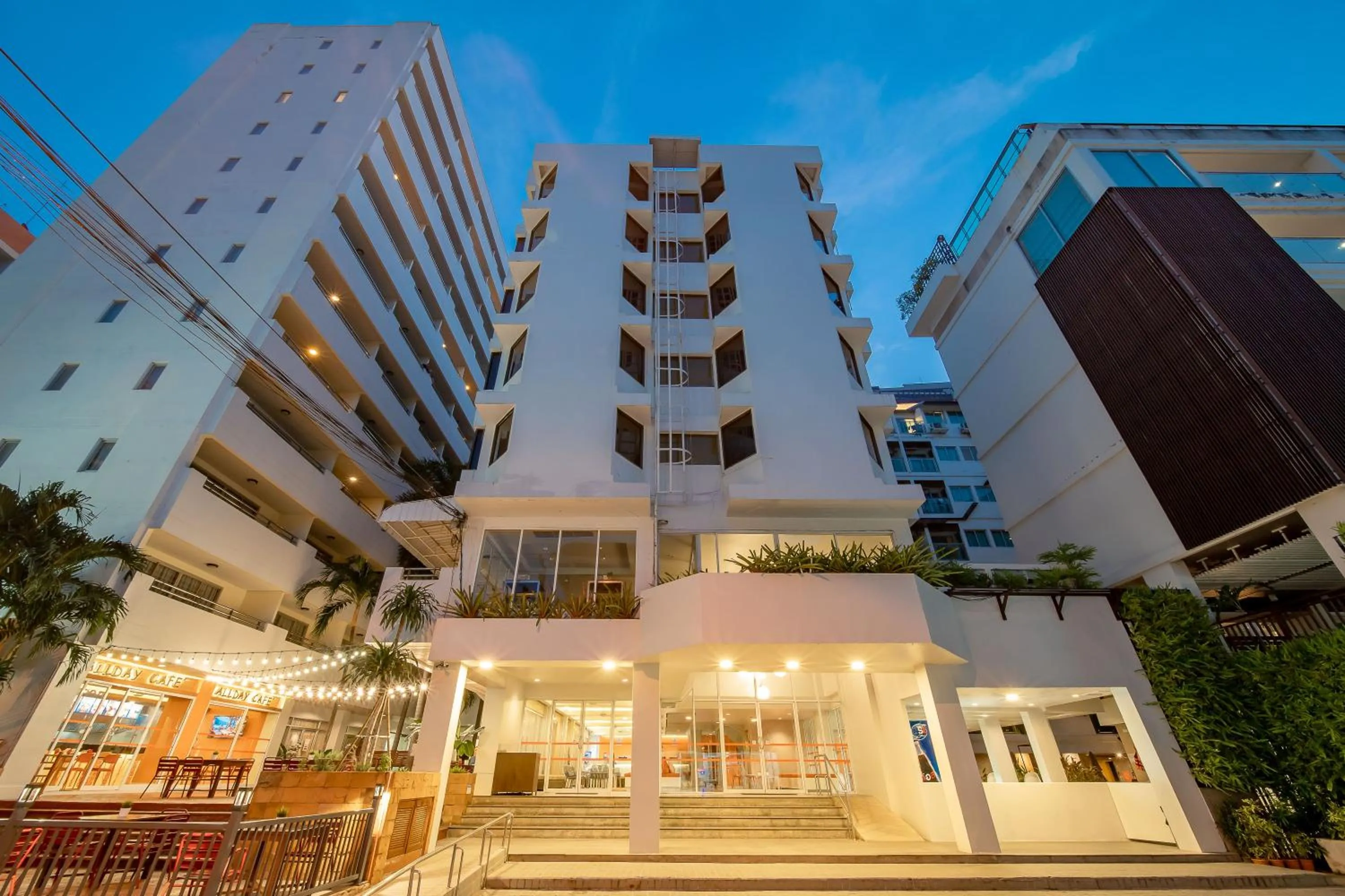 Property building in Sunshine Hotel & Residences