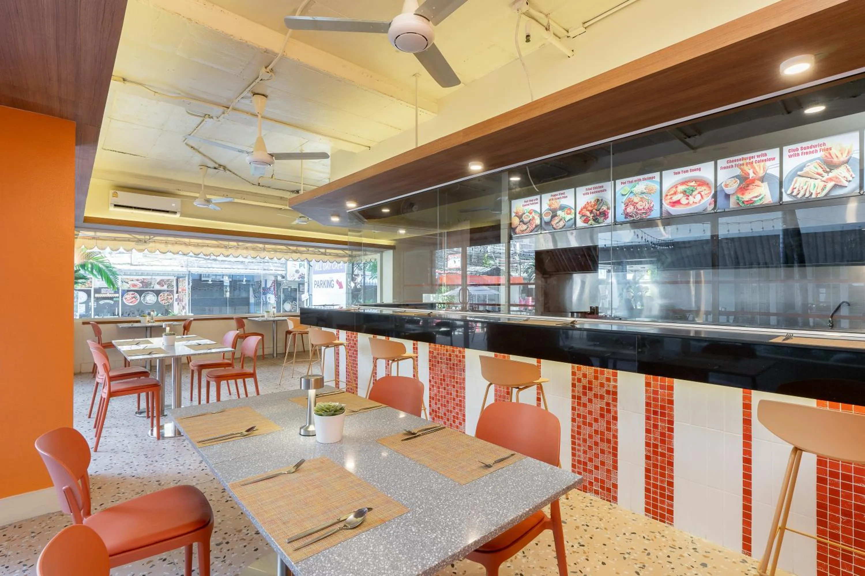 Restaurant/places to eat in Sunshine Hotel & Residences