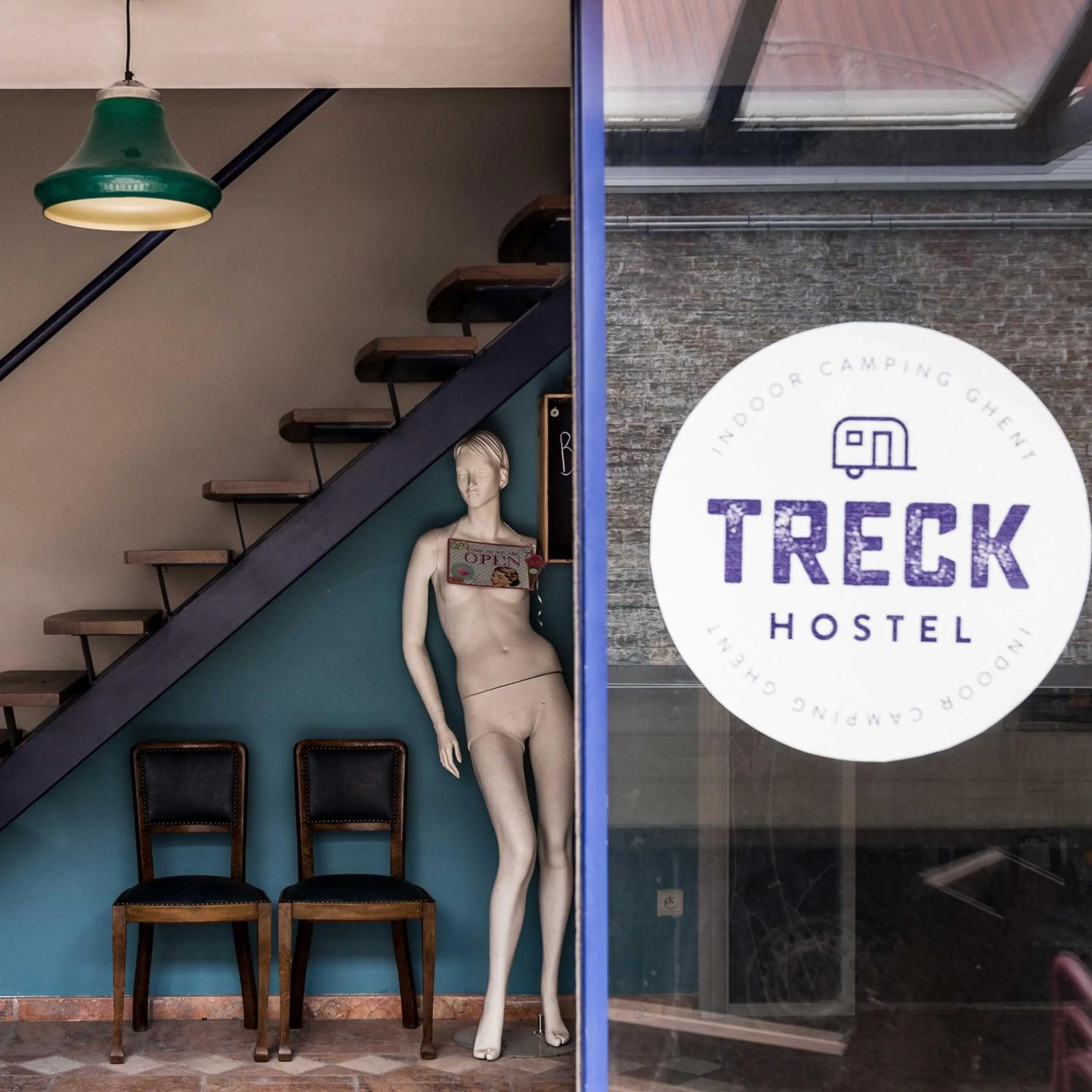 Facade/entrance in Treck Hostel