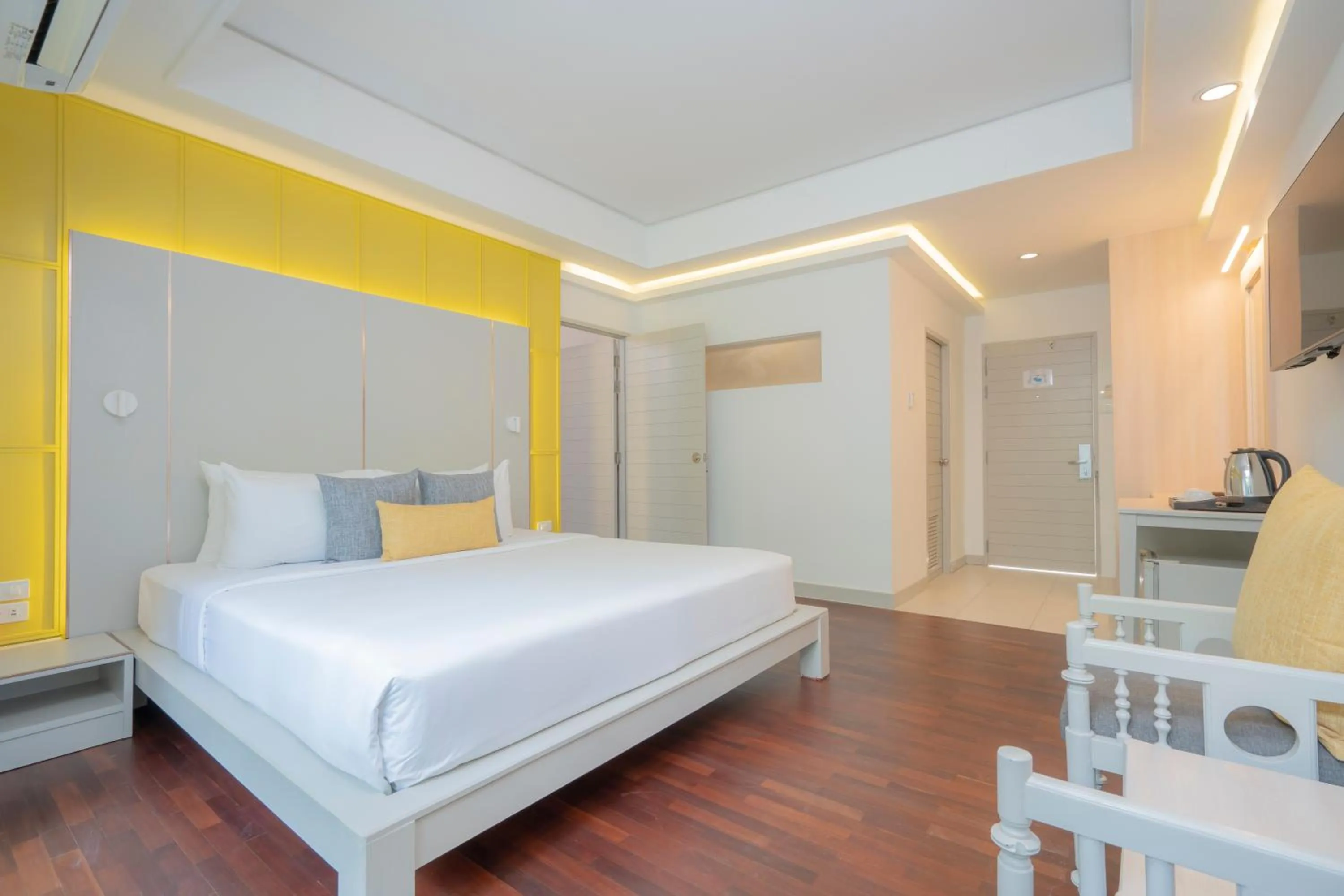 Bed in Sunshine Garden Resort