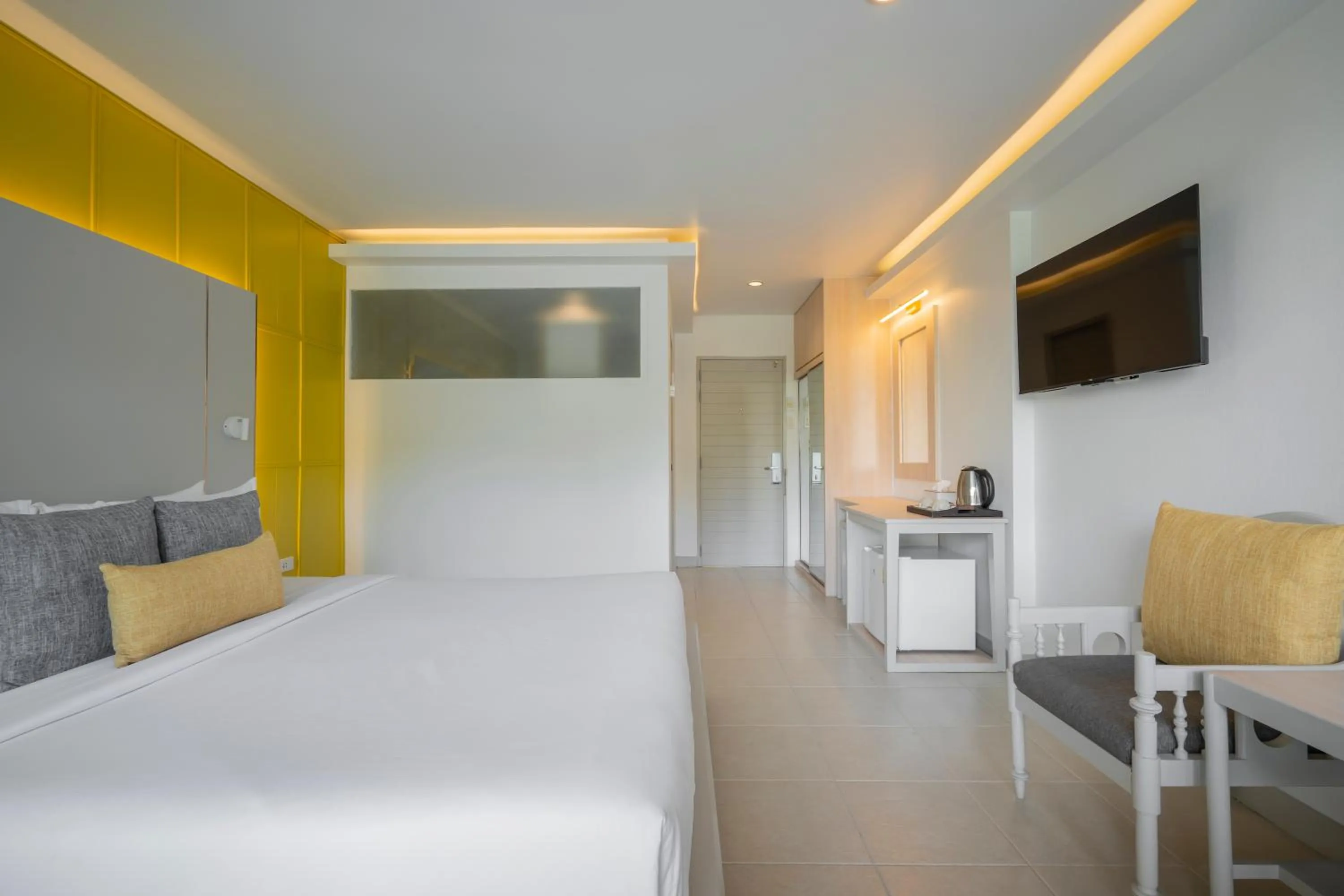 Bed in Sunshine Garden Resort