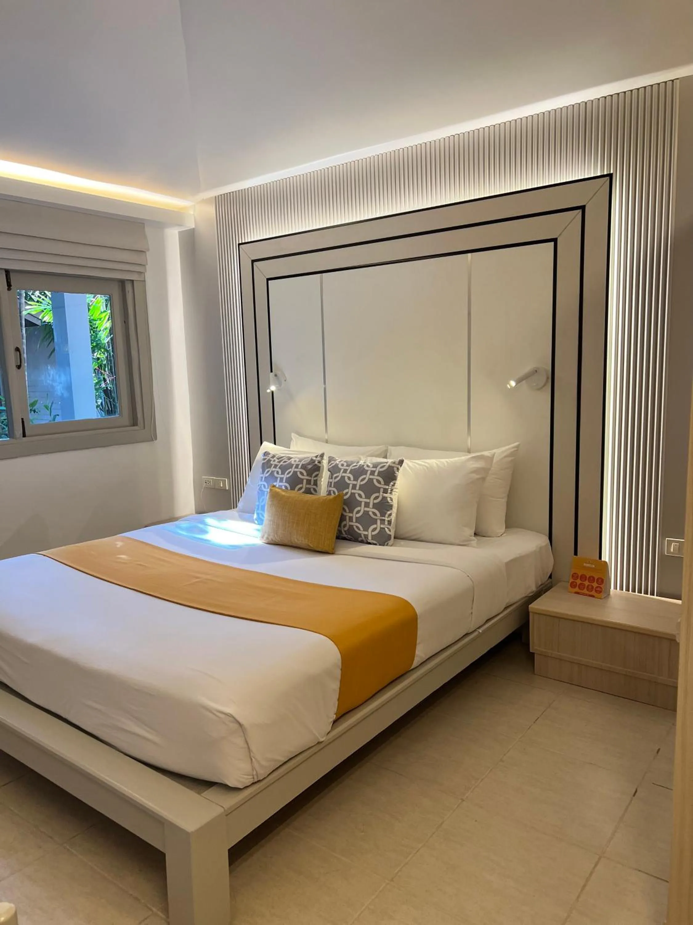 Bed in Sunshine Garden Resort