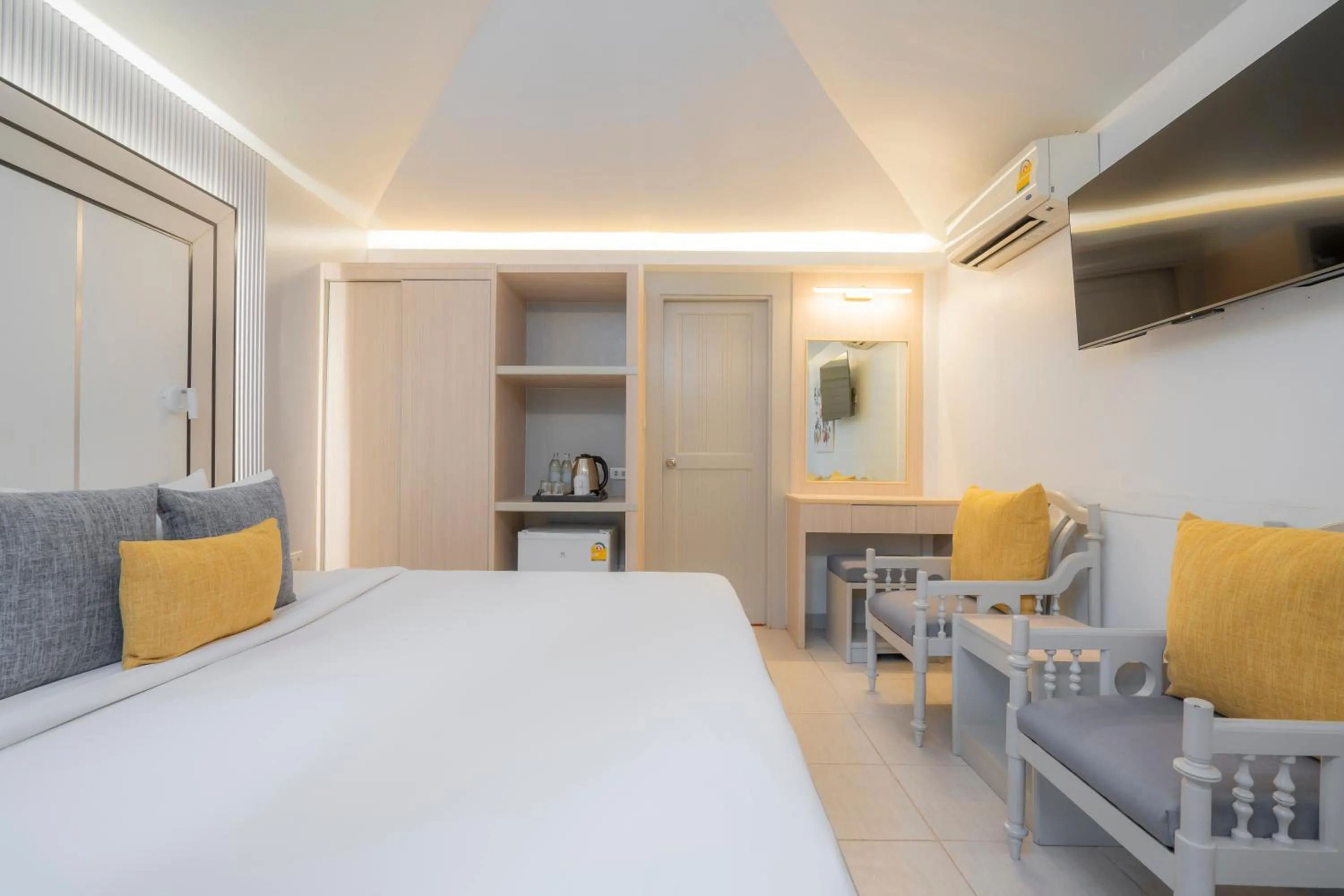 Bed in Sunshine Garden Resort