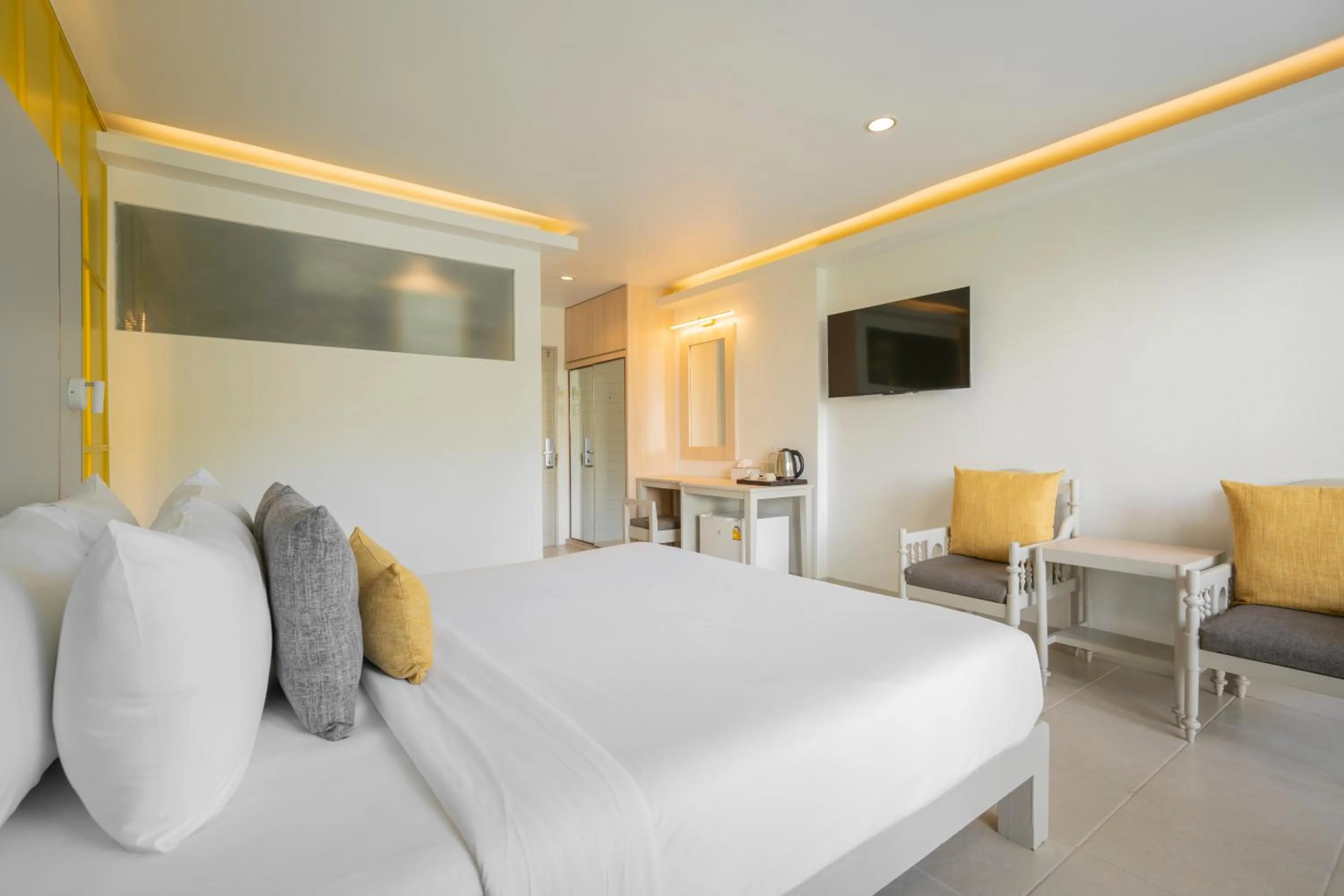 Bed in Sunshine Garden Resort