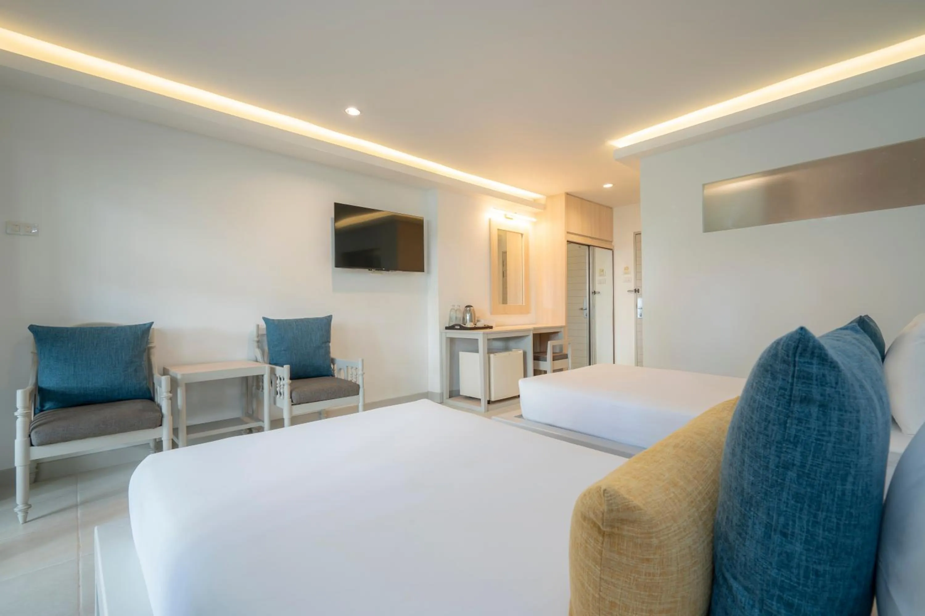 Bed in Sunshine Garden Resort