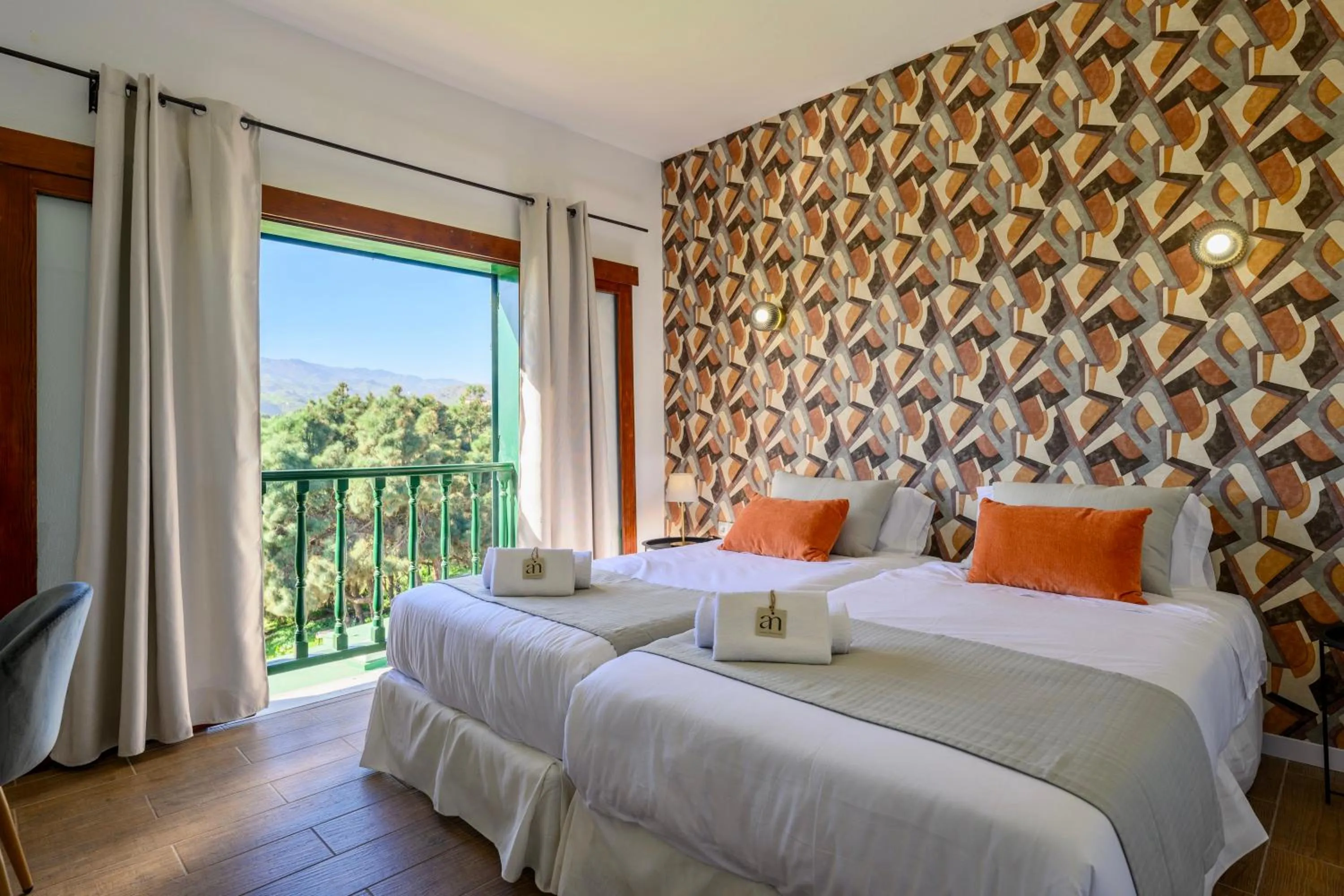 Bed in Bandama Golf Hotel by Airnest