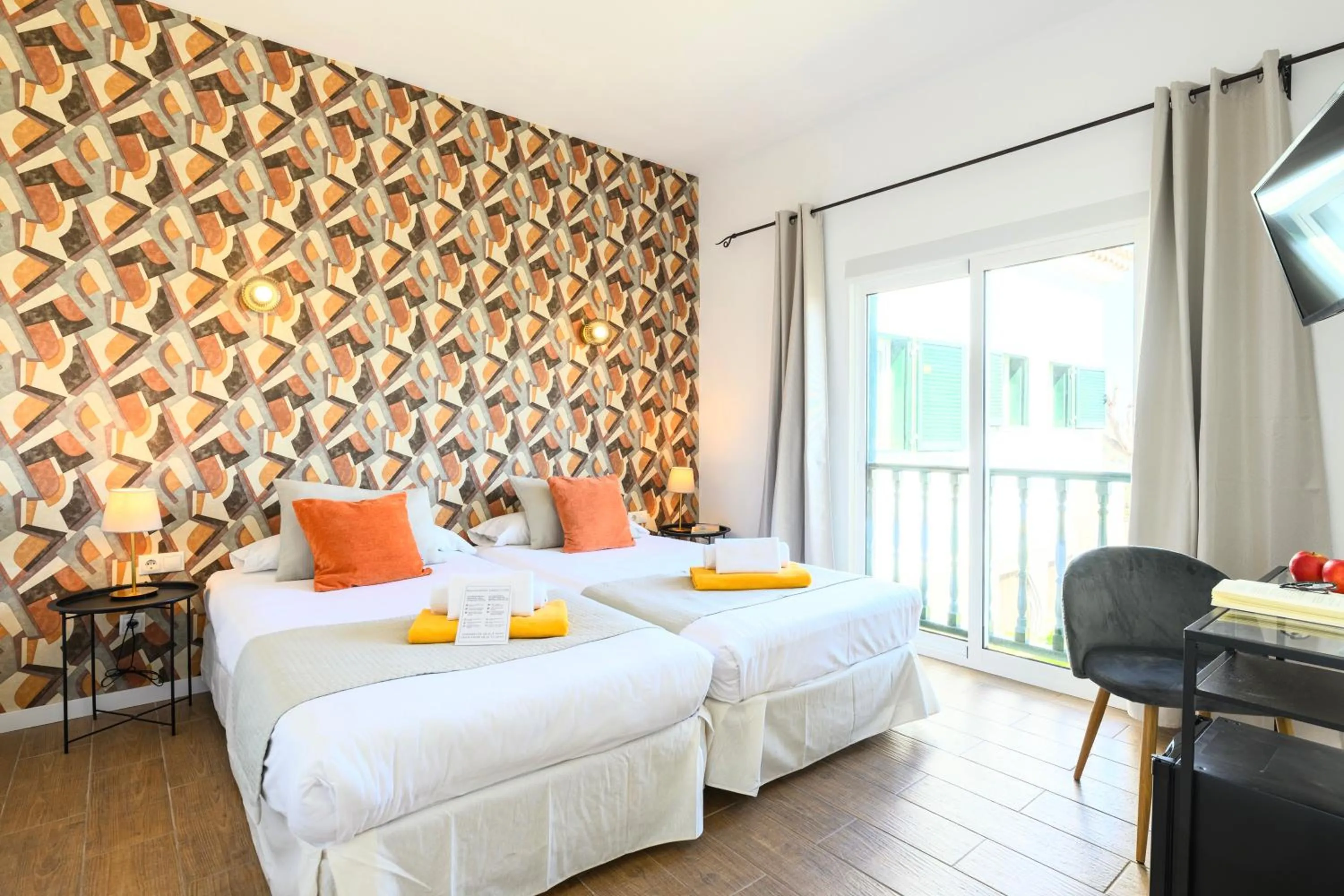 Bed in Bandama Golf Hotel by Airnest