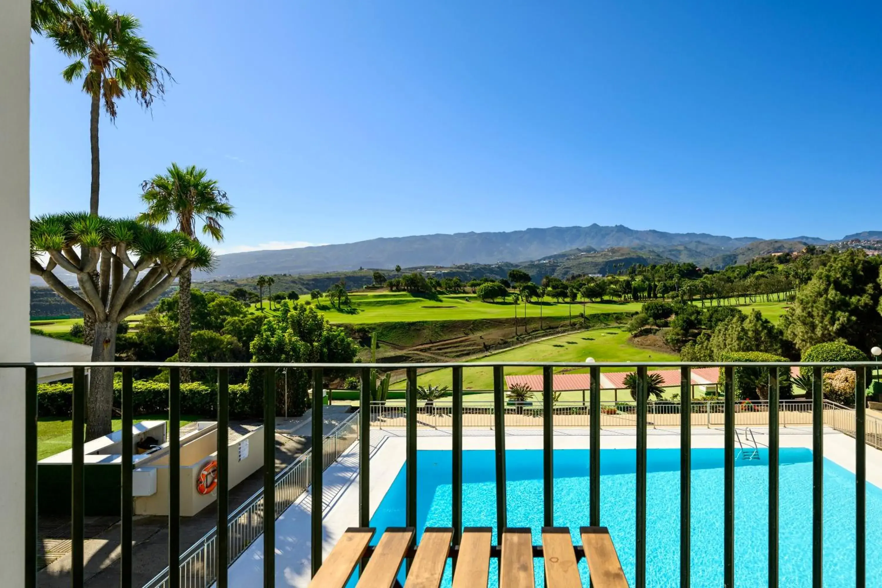 Twin Room with Balcony in Bandama Golf Hotel by Airnest Twin Room with Balcony in Bandama Golf Hotel by Airnest