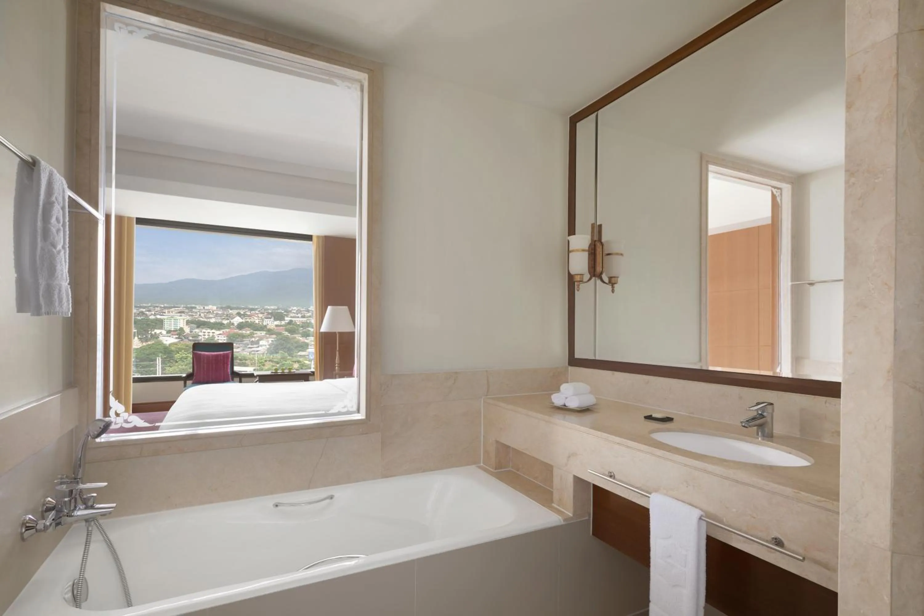 Shower in Shangri-La Chiang Mai