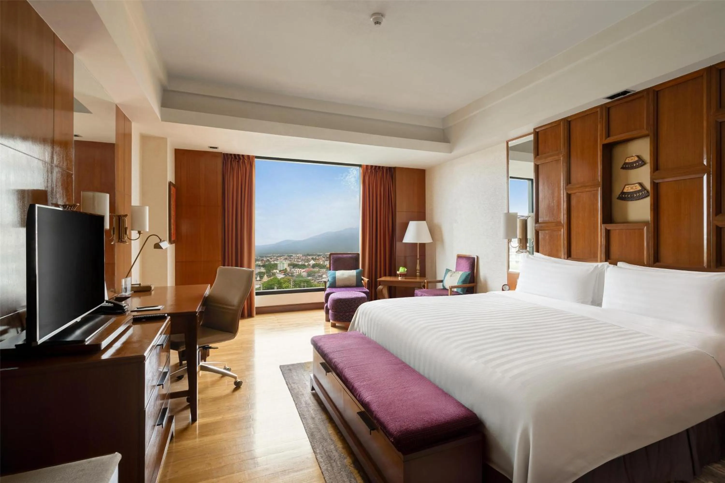 Bedroom, Bed in Shangri-La Chiang Mai