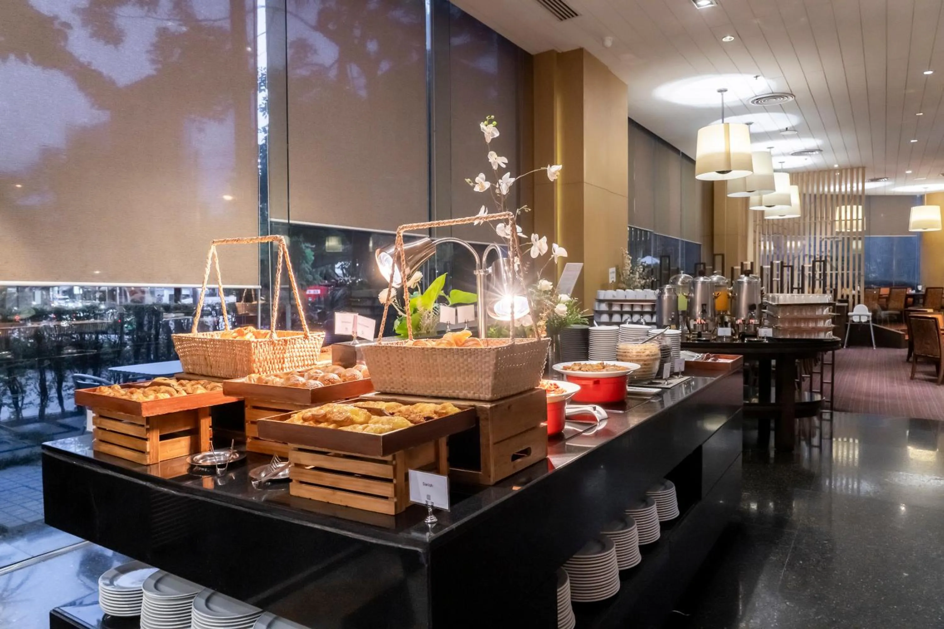 Breakfast in Century Park Hotel