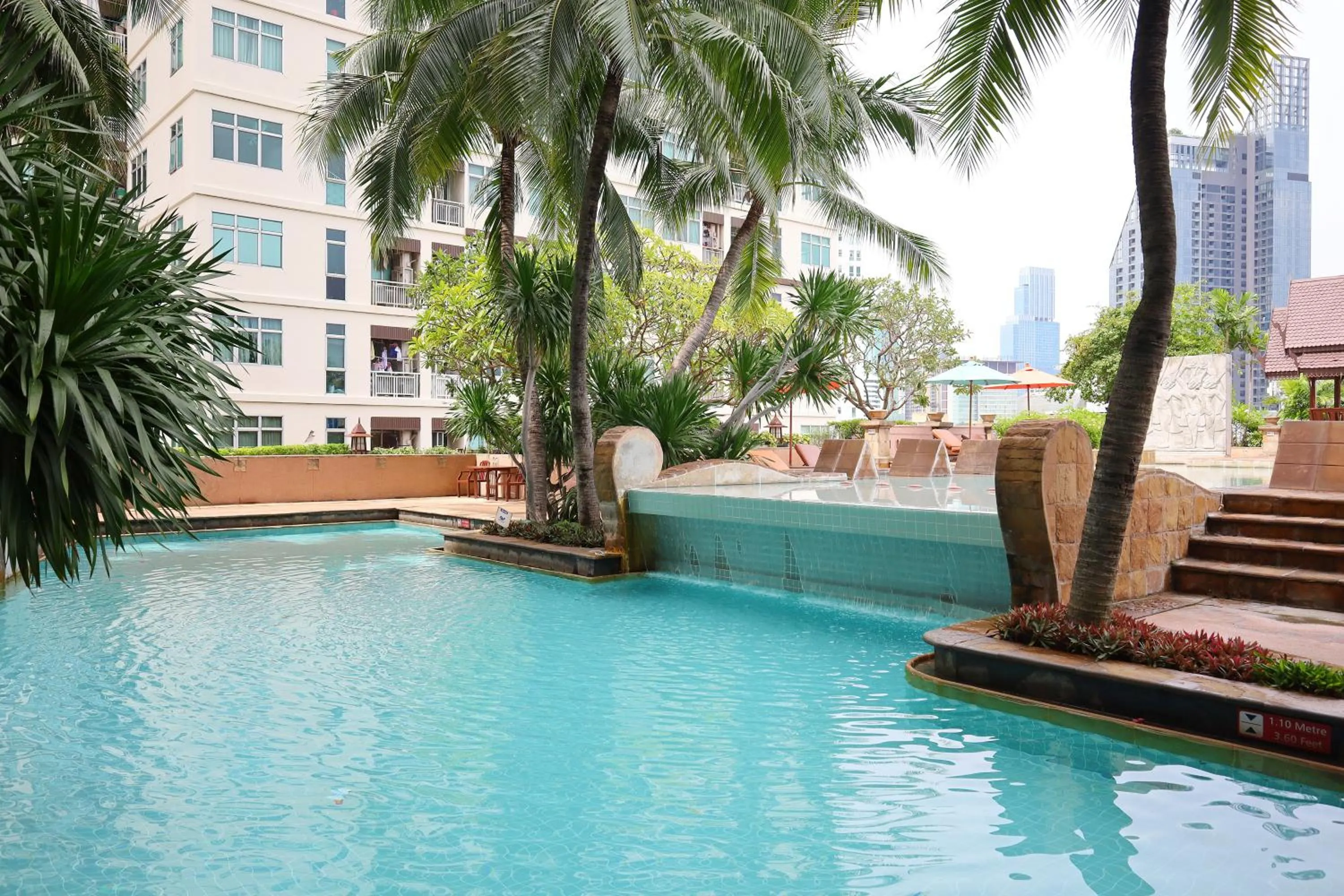 Swimming pool in Century Park Hotel