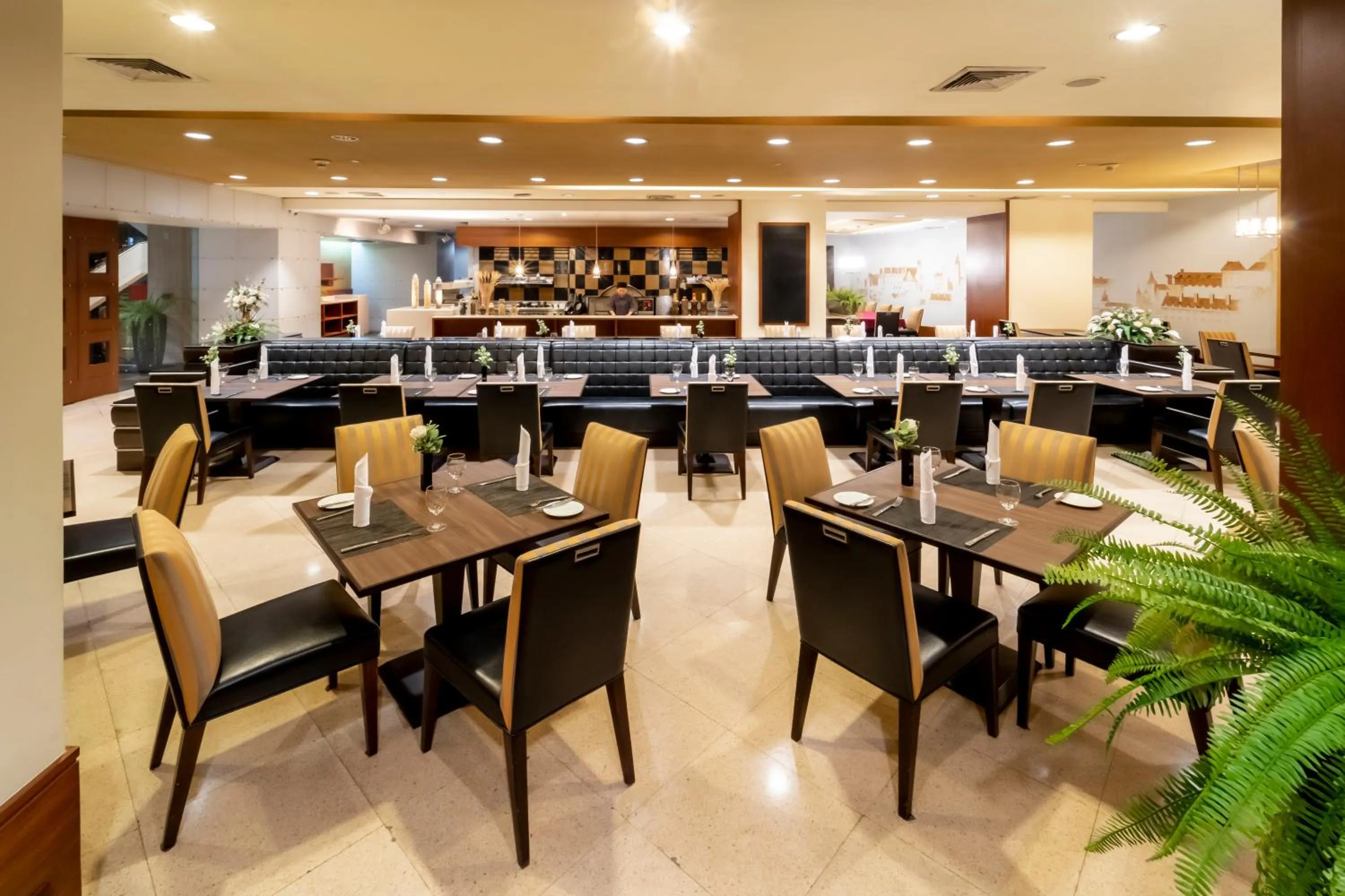 Restaurant/places to eat in Century Park Hotel