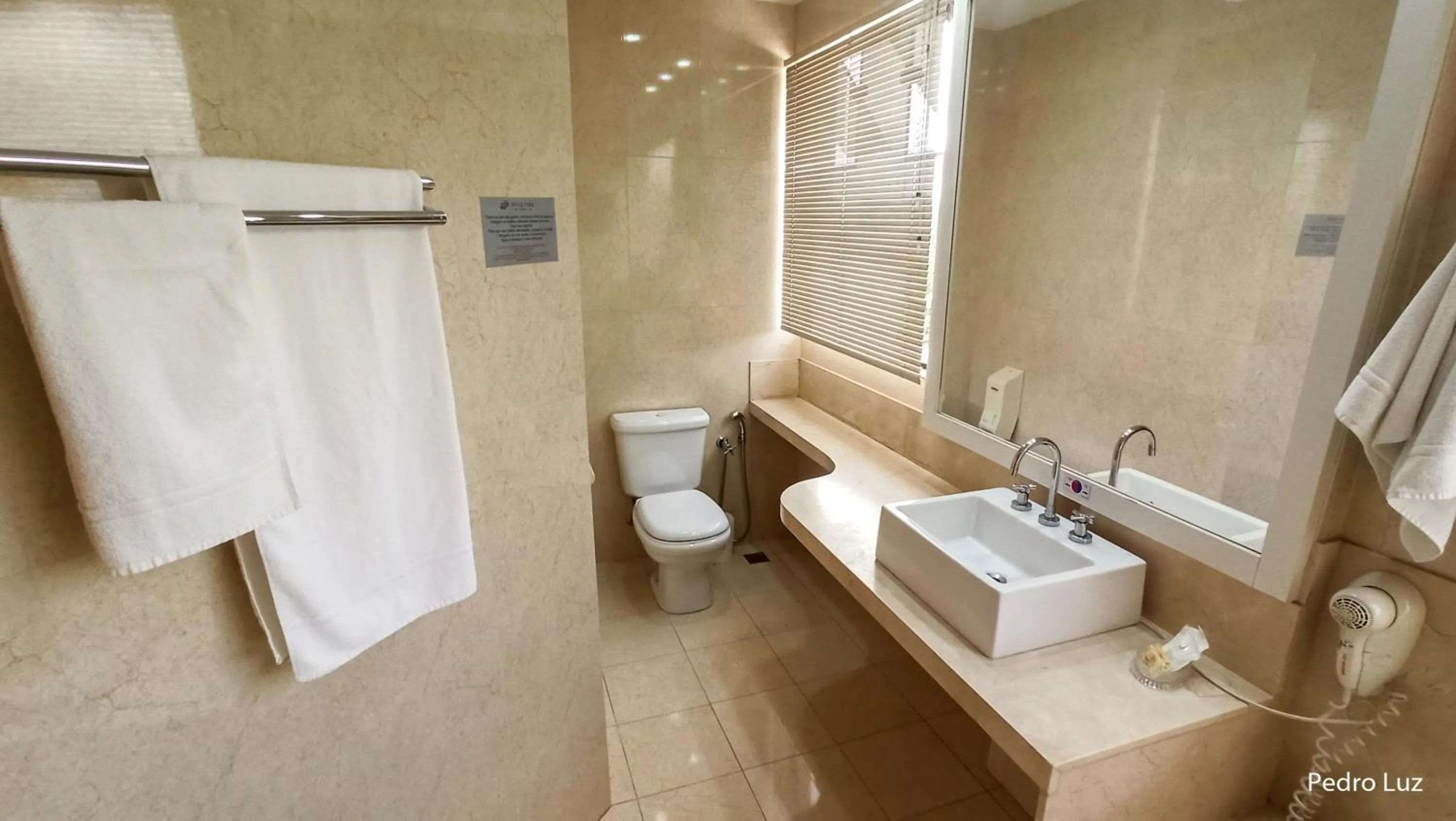 Bathroom in River Park Hotel