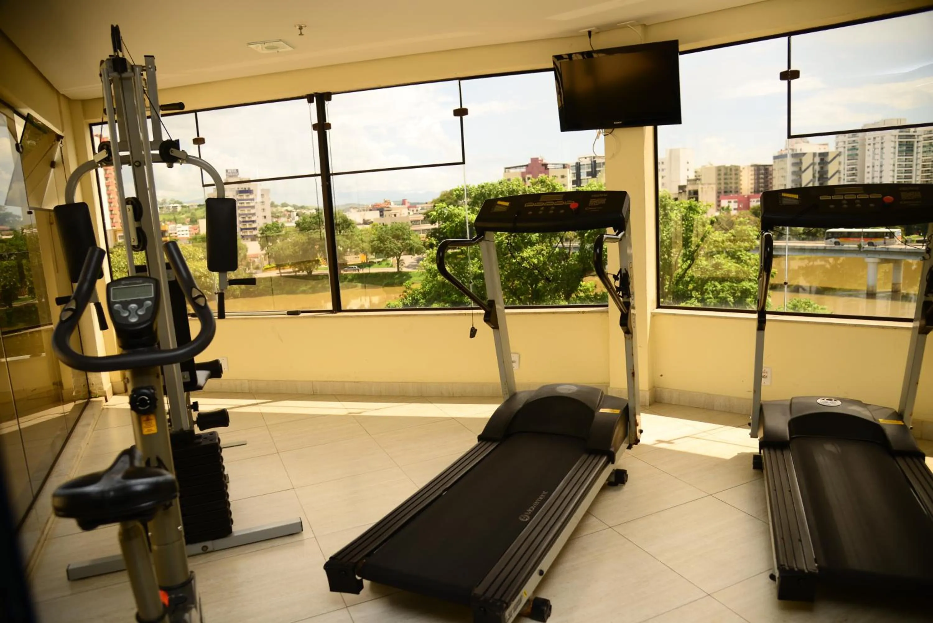 Fitness centre/facilities in River Park Hotel