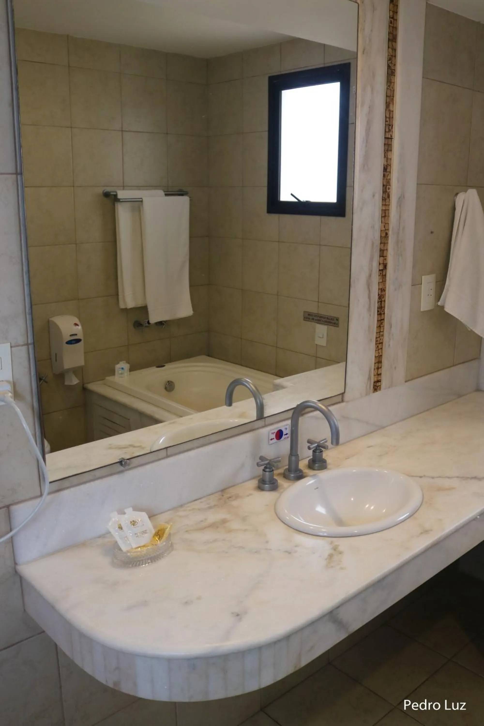 Bathroom in River Park Hotel