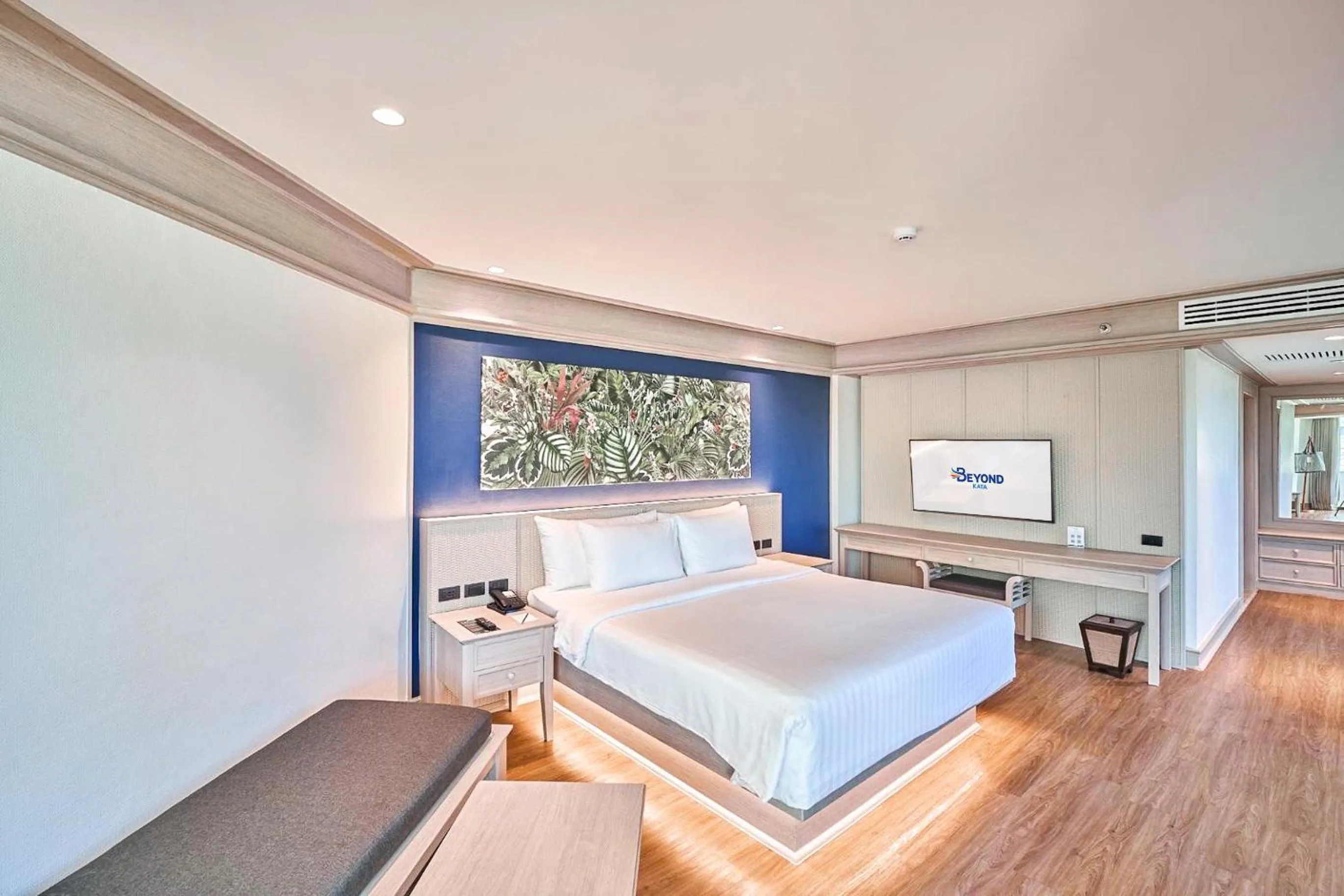 Photo of the whole room, Bed in Beyond Kata