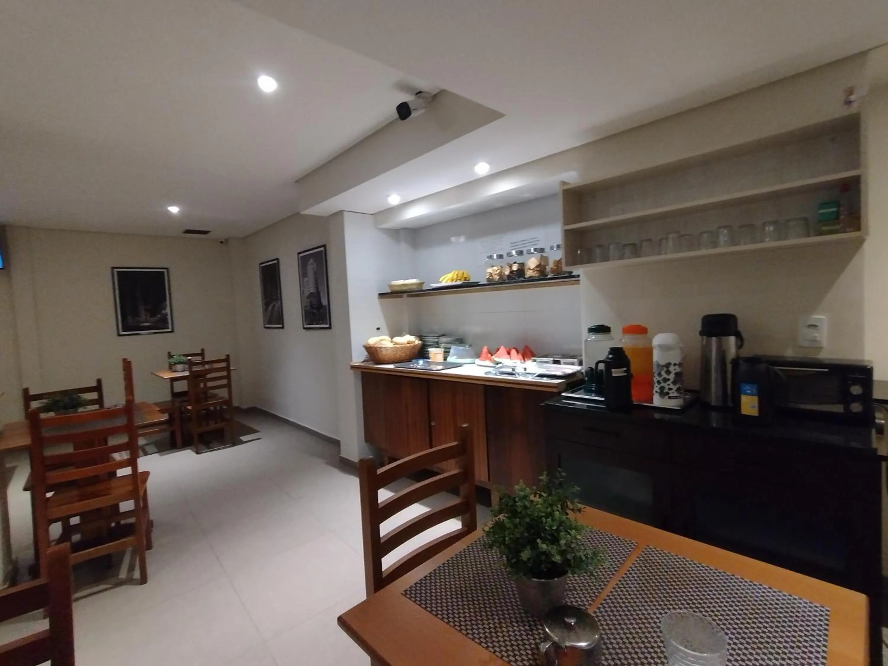 Restaurant/places to eat in Hotel Plaza Olido