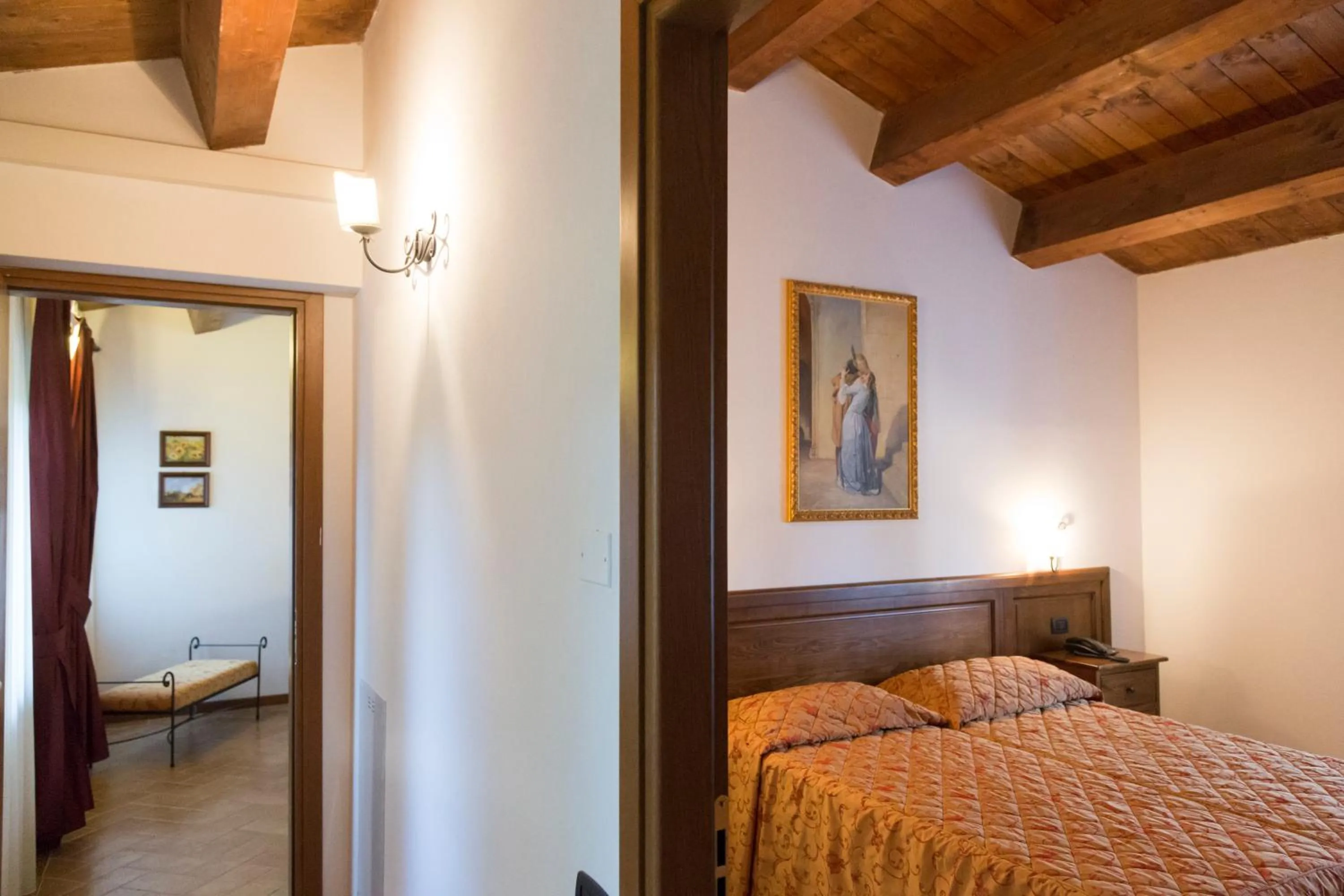 Photo of the whole room, Bed in Colleverde Country House & SPA Urbino