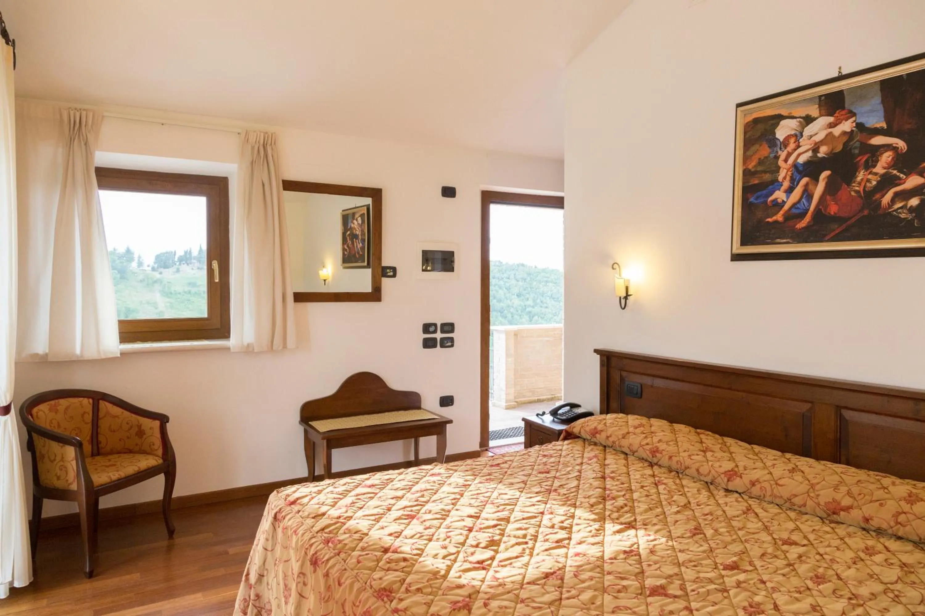 Photo of the whole room, Bed in Colleverde Country House & SPA Urbino