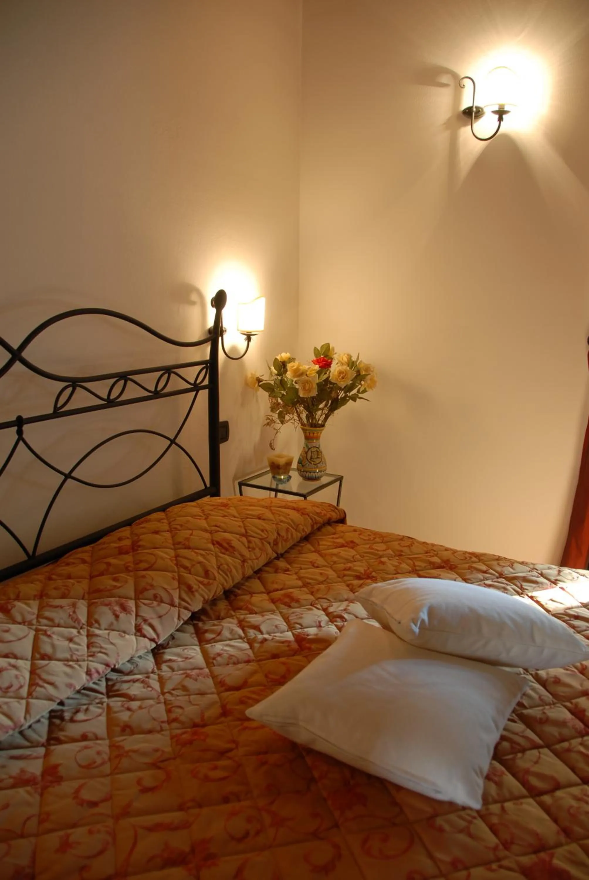 Bed in Colleverde Country House & SPA Urbino