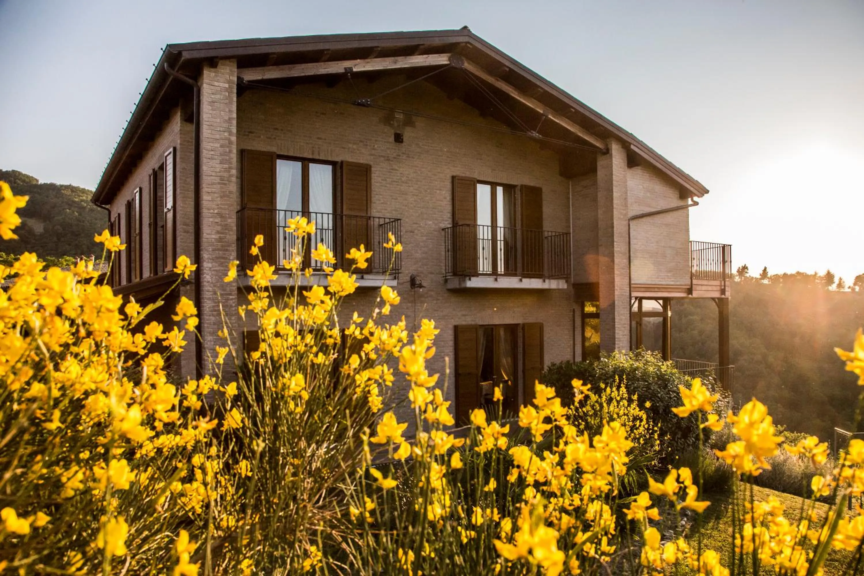 Inner courtyard view in Colleverde Country House & SPA Urbino
