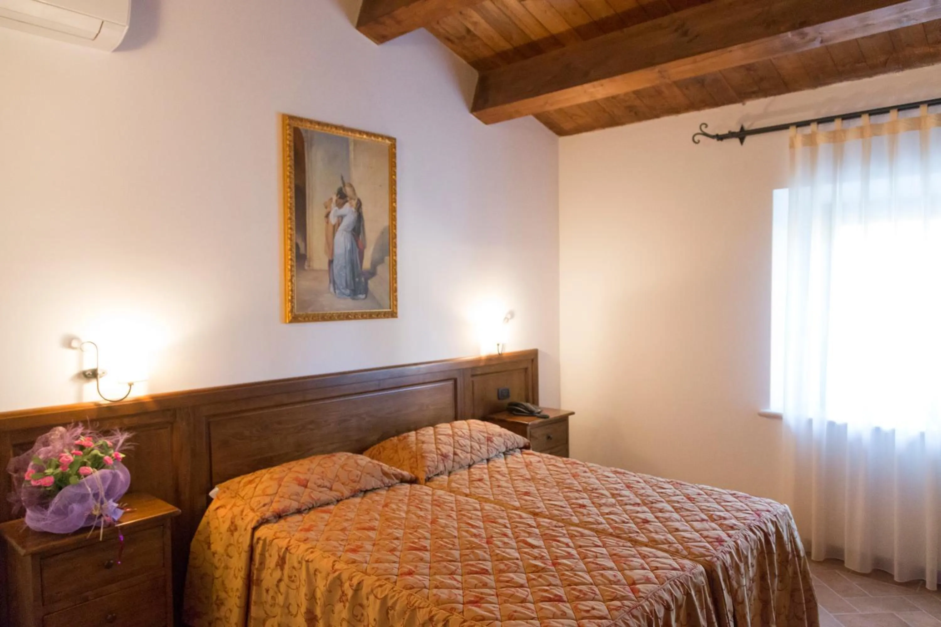 Photo of the whole room, Bed in Colleverde Country House & SPA Urbino
