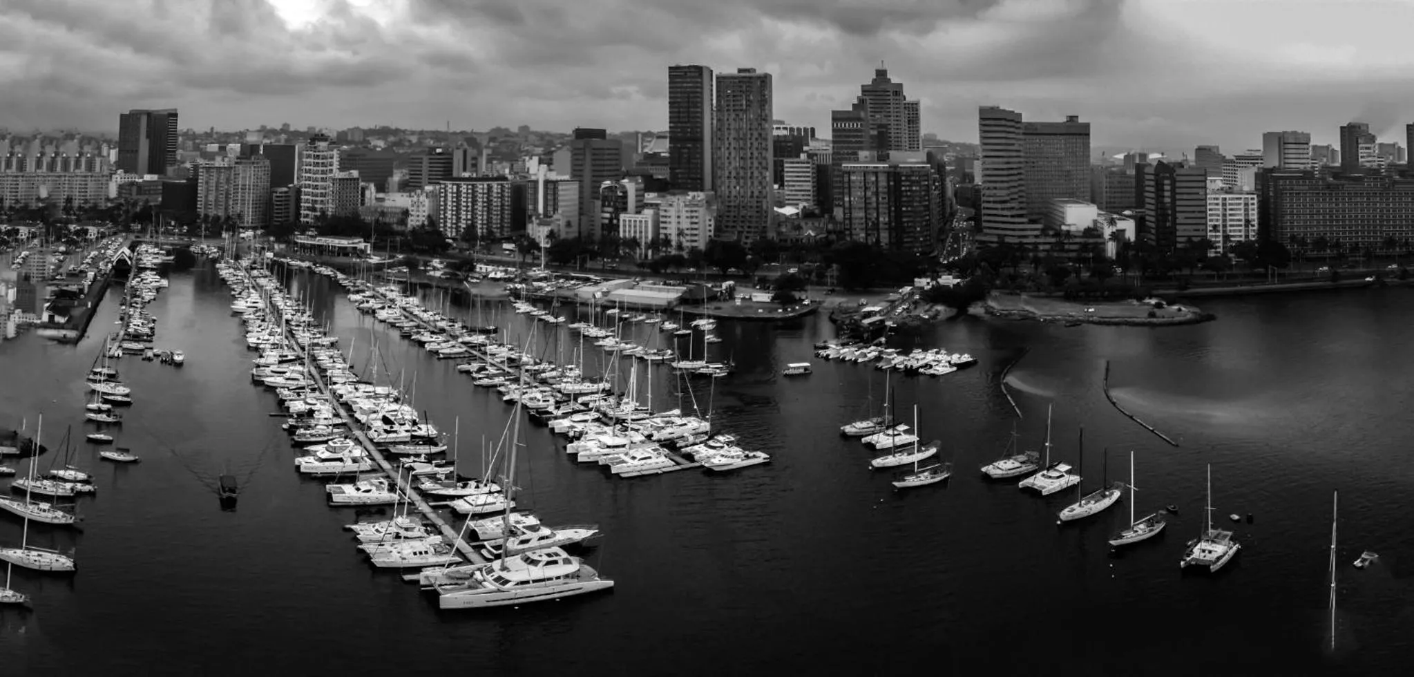 Area and facilities in Point Waterfront Apartments