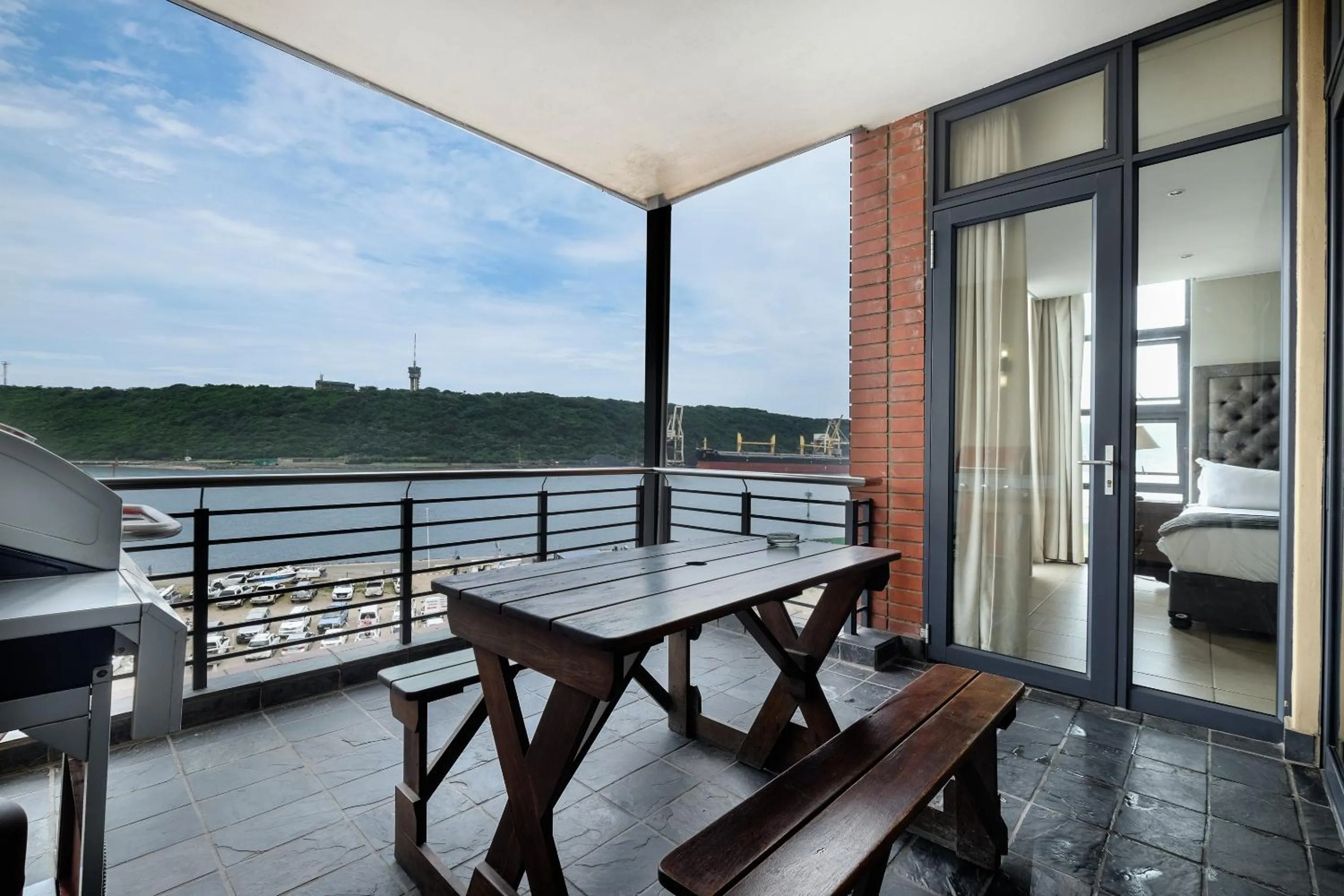 Bird's eye view in Point Waterfront Apartments