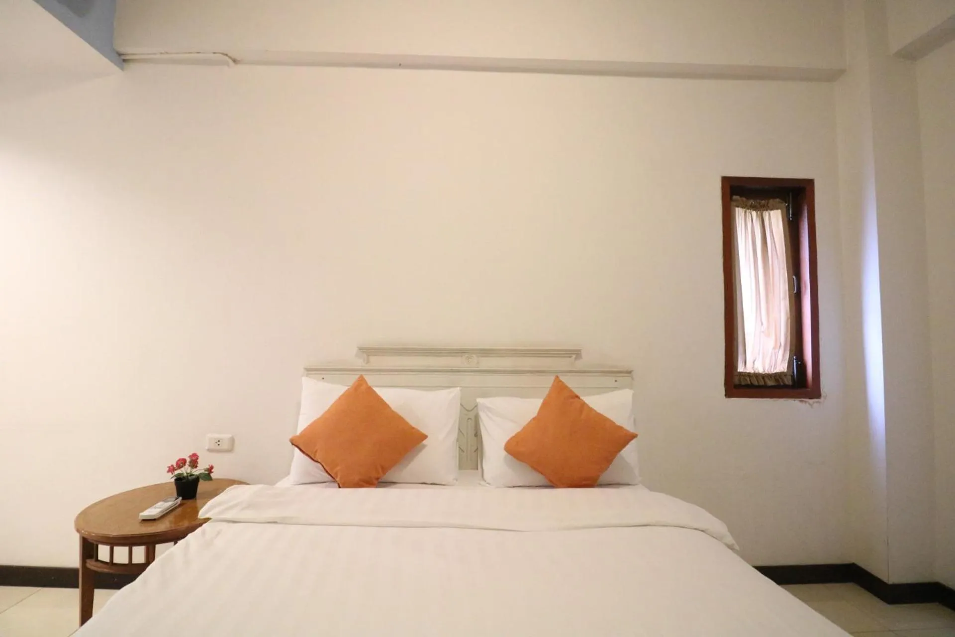 Bed in JL Bangkok Hotel