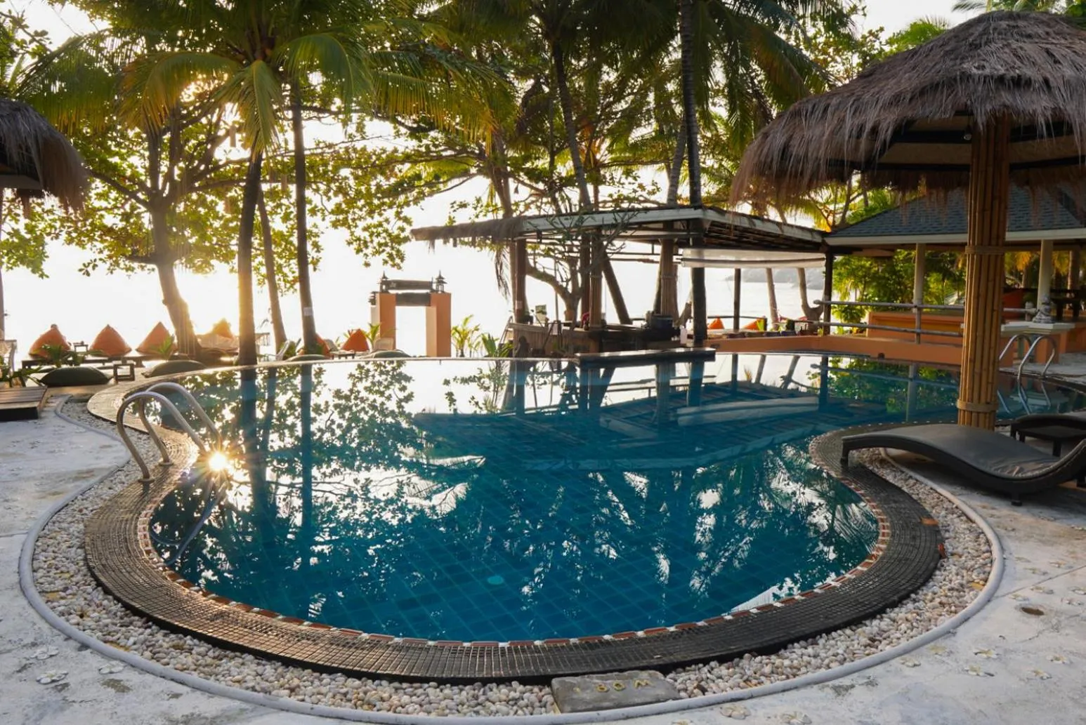 Swimming pool in The Hideaway Pariya Haad Yuan Ko Pha-ngan