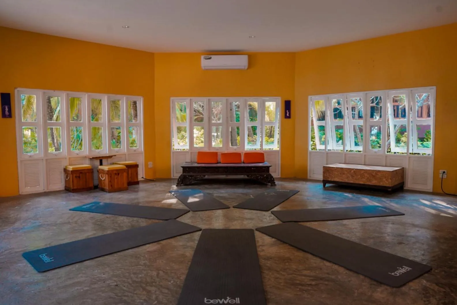 Seating area in The Hideaway Pariya Haad Yuan Ko Pha-ngan