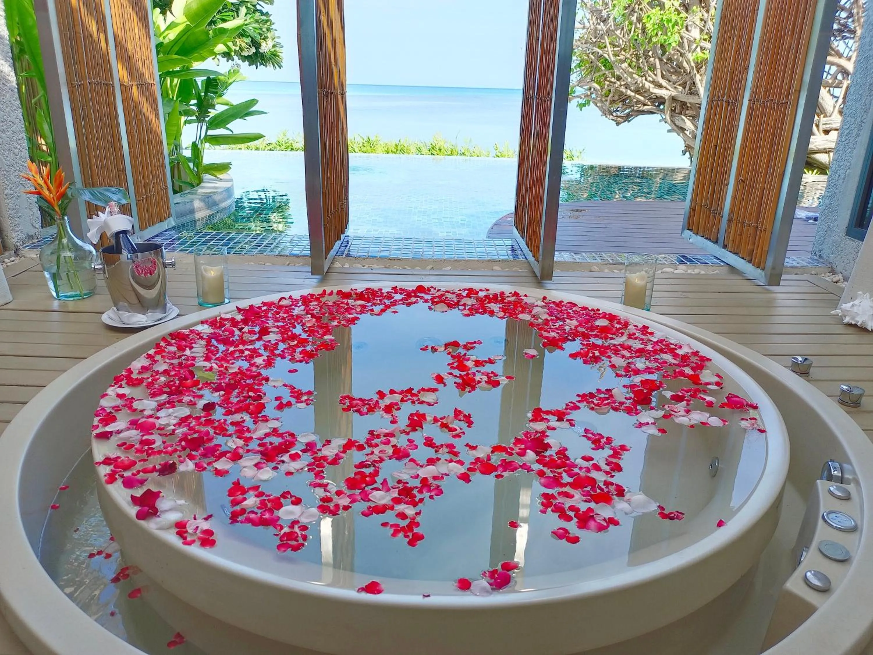 Bath in Sareeraya Villas & Suites