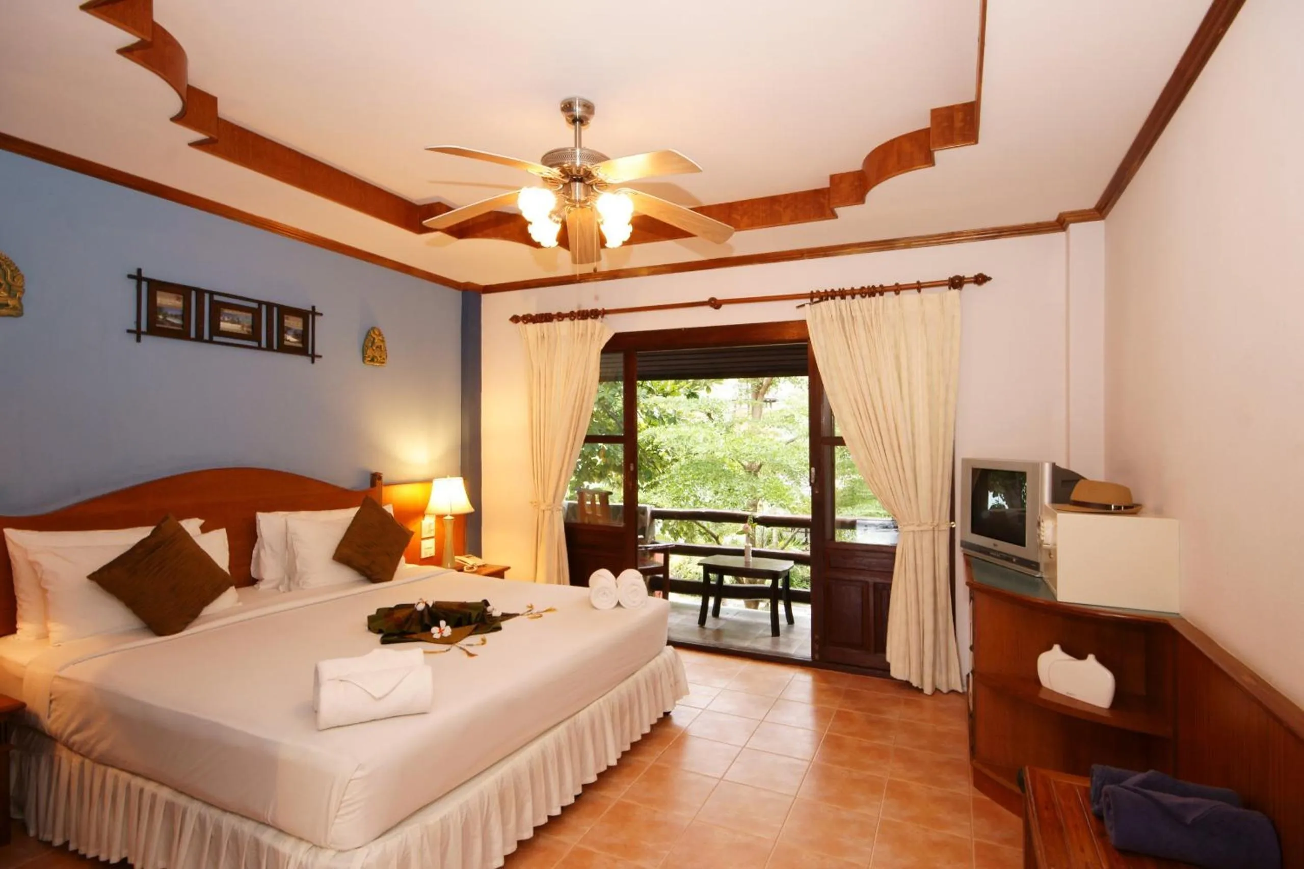 Photo of the whole room, Bed in Salad Beach Resort - SHA Extra Plus
