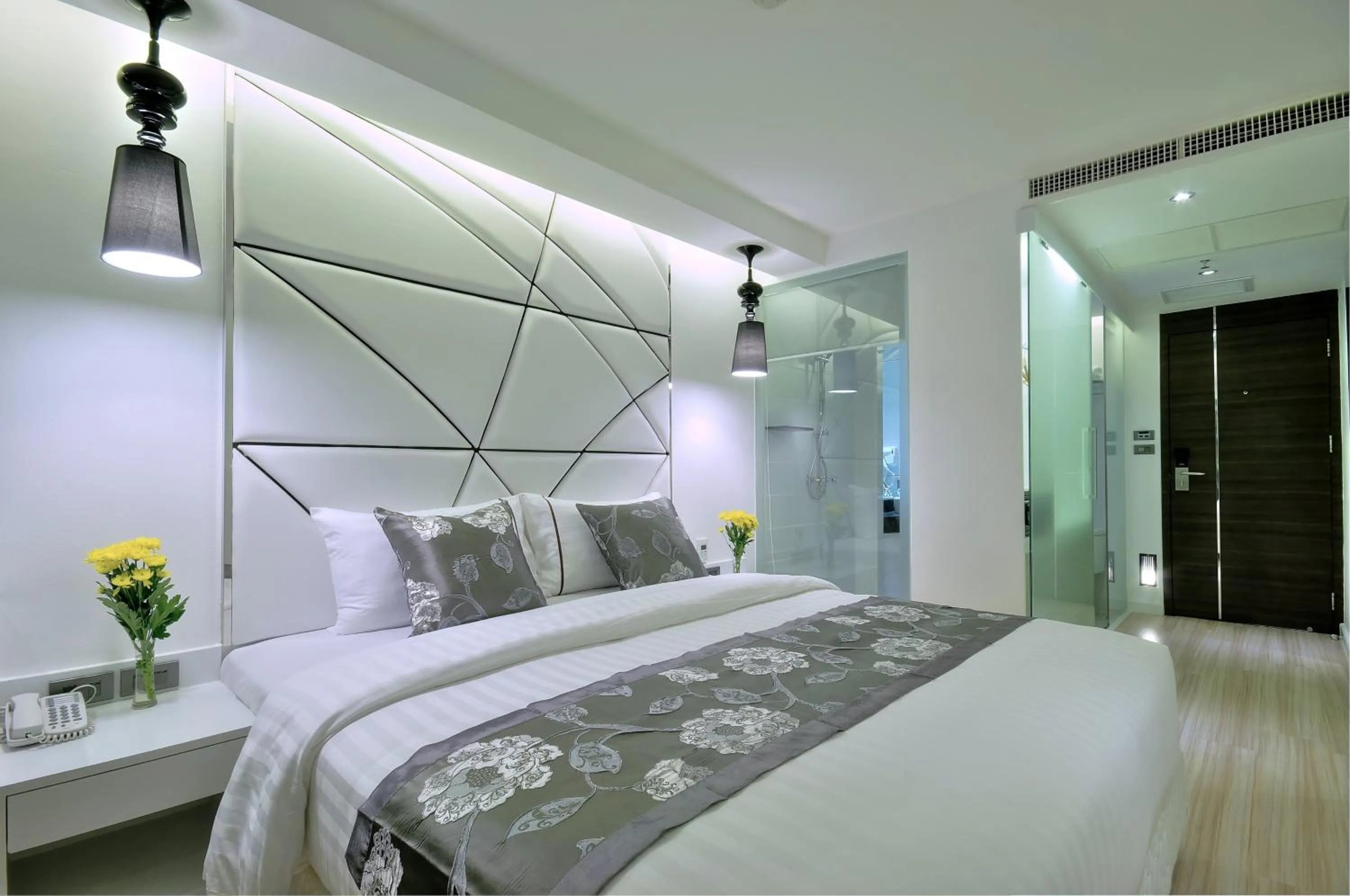 Bed in Sukhumvit Suites Hotel