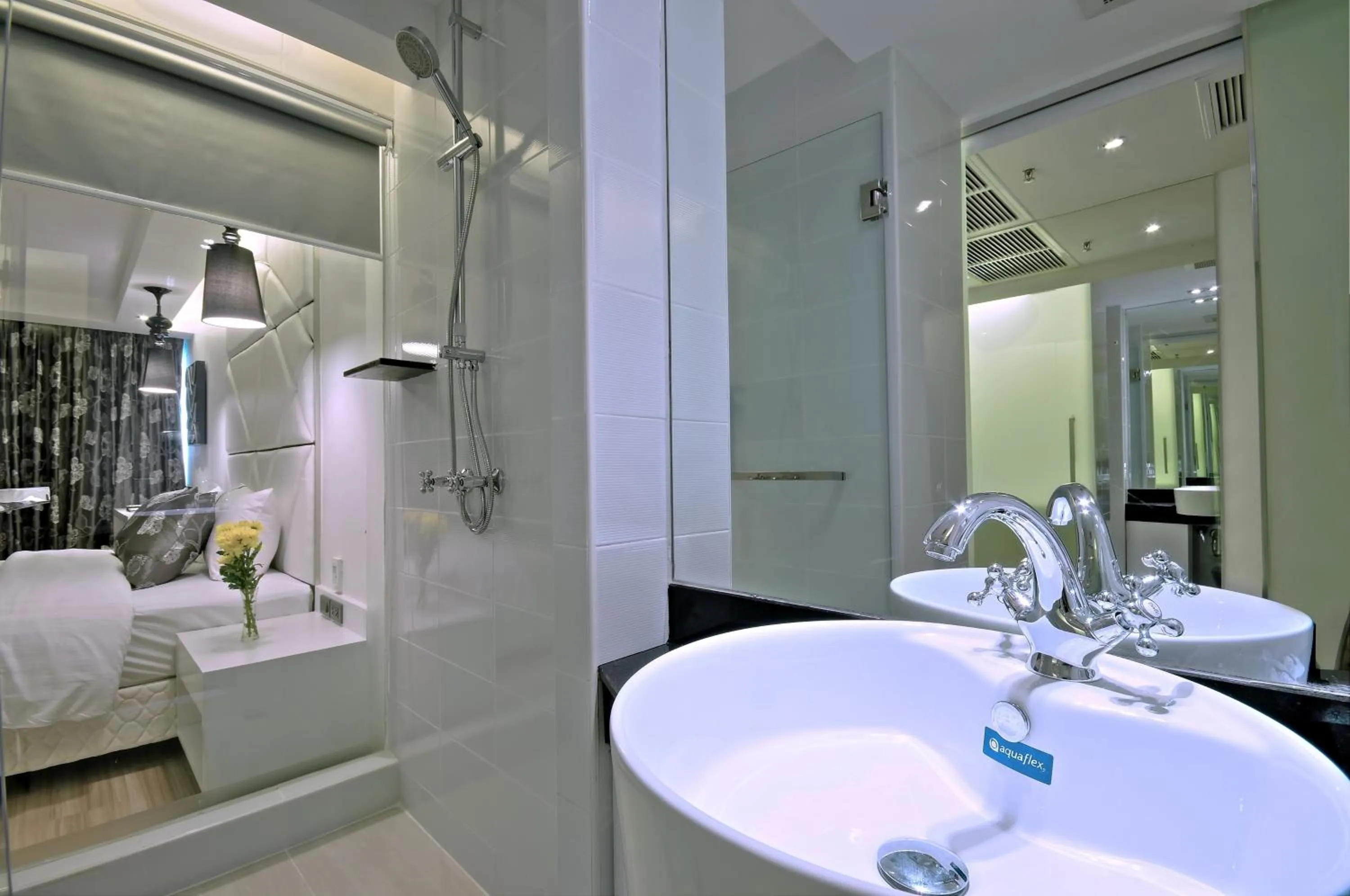 Shower in Sukhumvit Suites Hotel