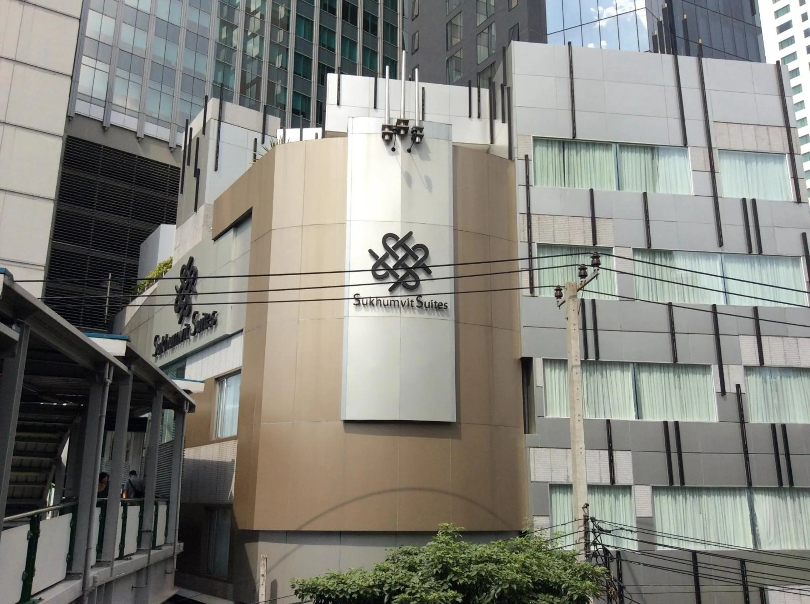 Facade/entrance in Sukhumvit Suites Hotel