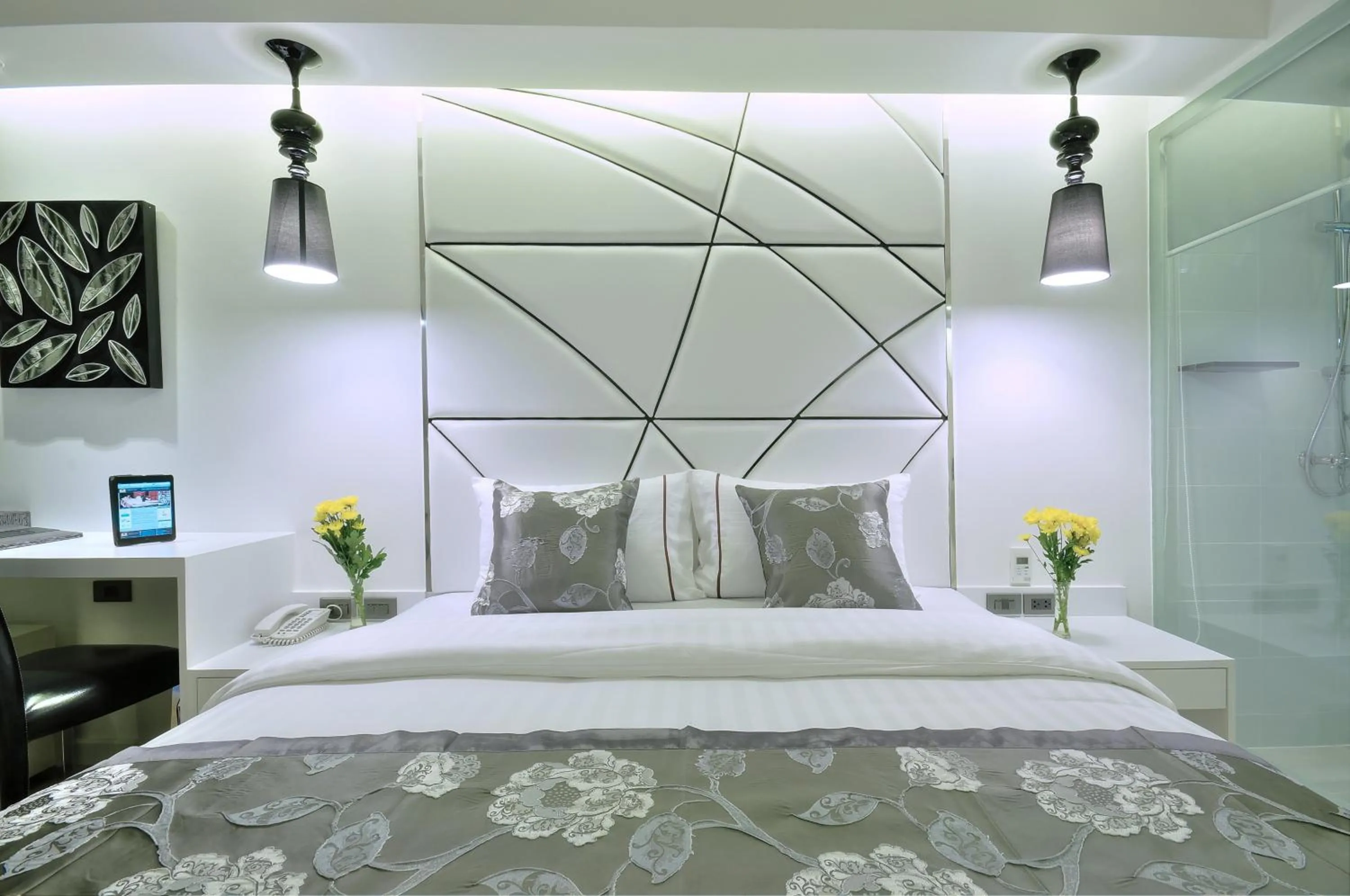 Bed in Sukhumvit Suites Hotel