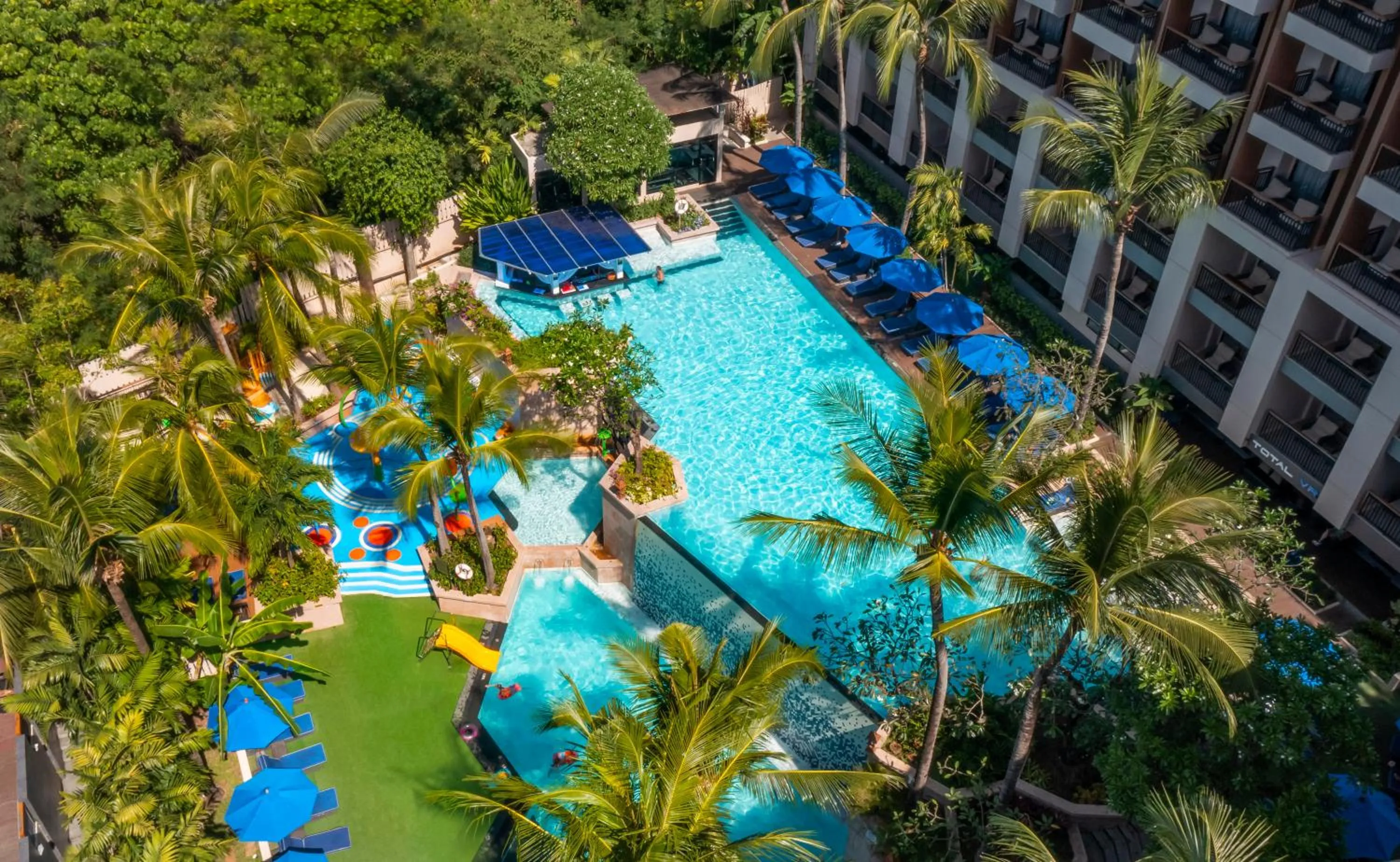 Swimming pool in Novotel Phuket Kata Avista Resort and Spa