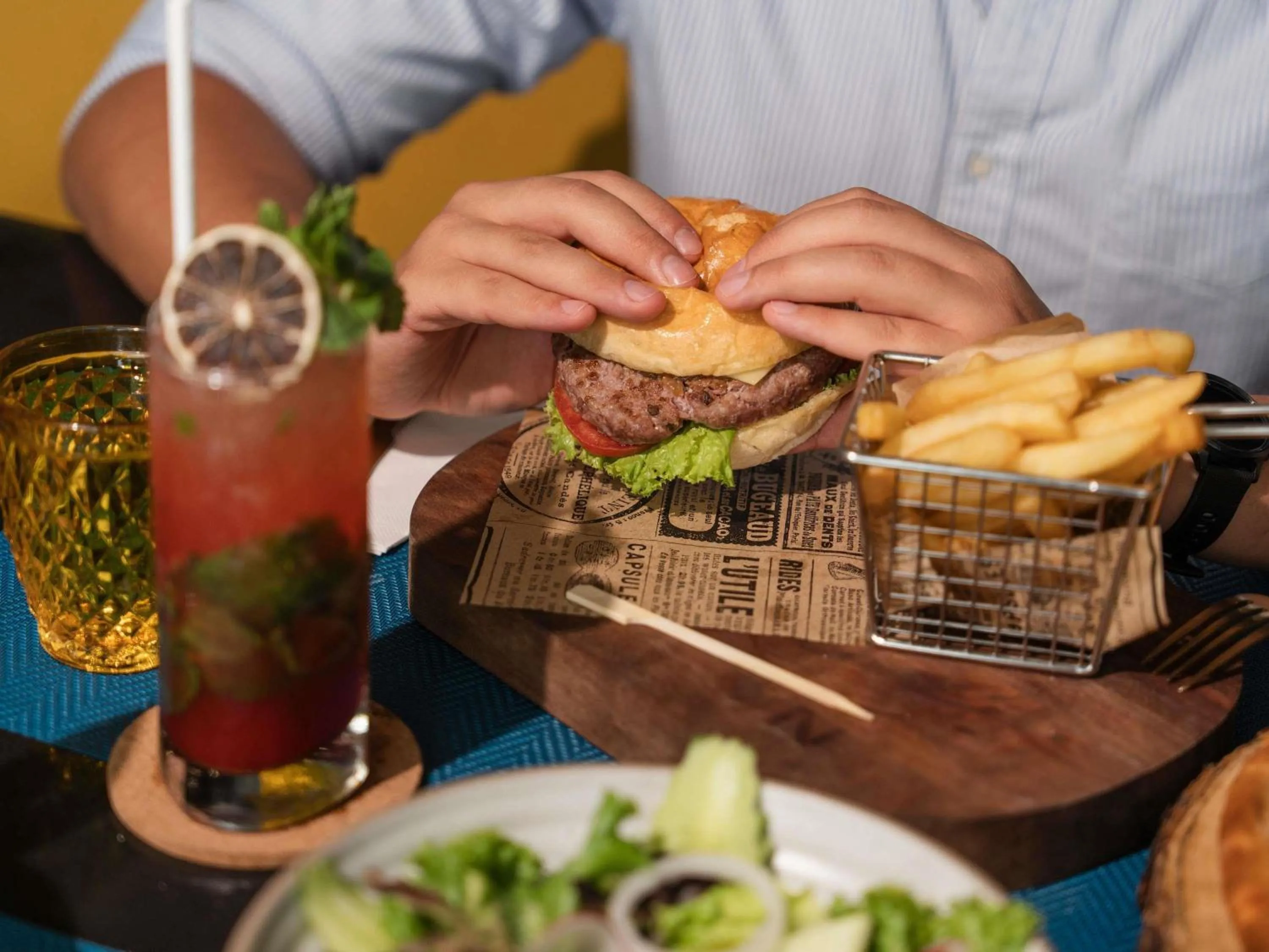 Restaurant/places to eat in Novotel Phuket Kata Avista Resort and Spa