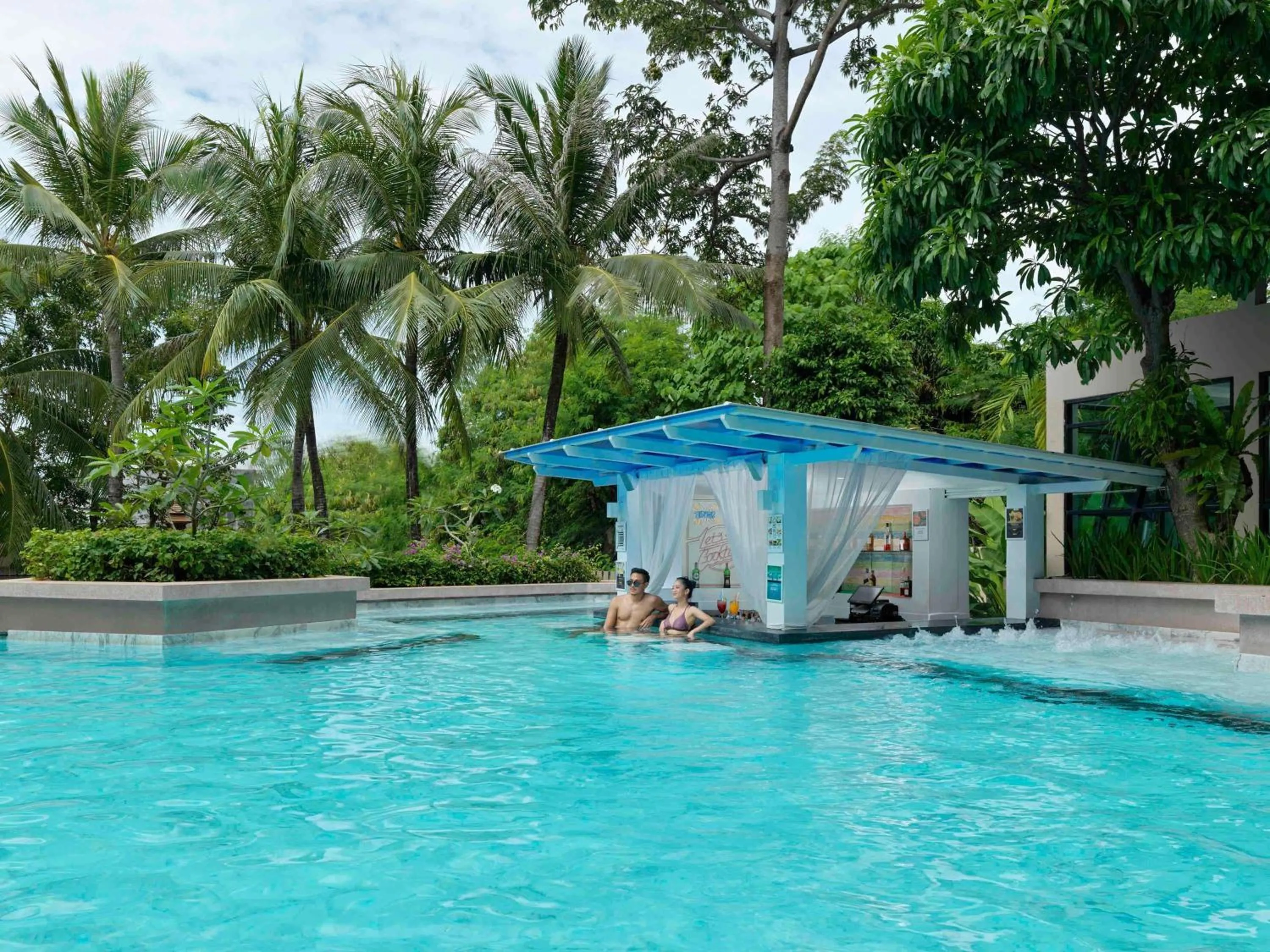 Lounge or bar in Novotel Phuket Kata Avista Resort and Spa