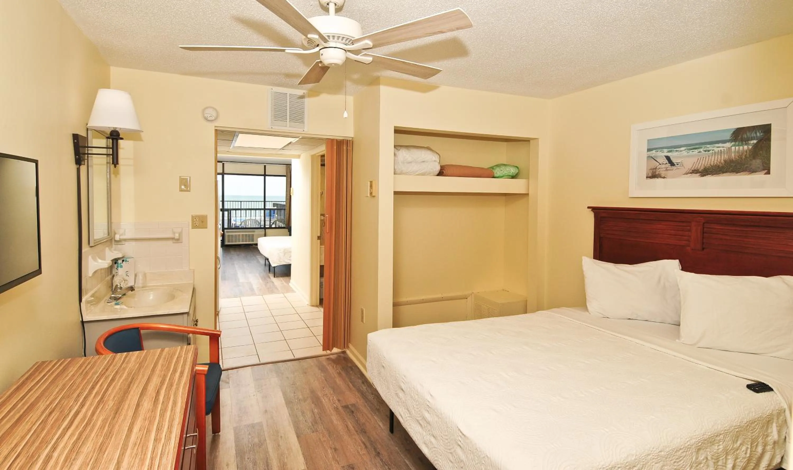 Bed in Holiday Sands South