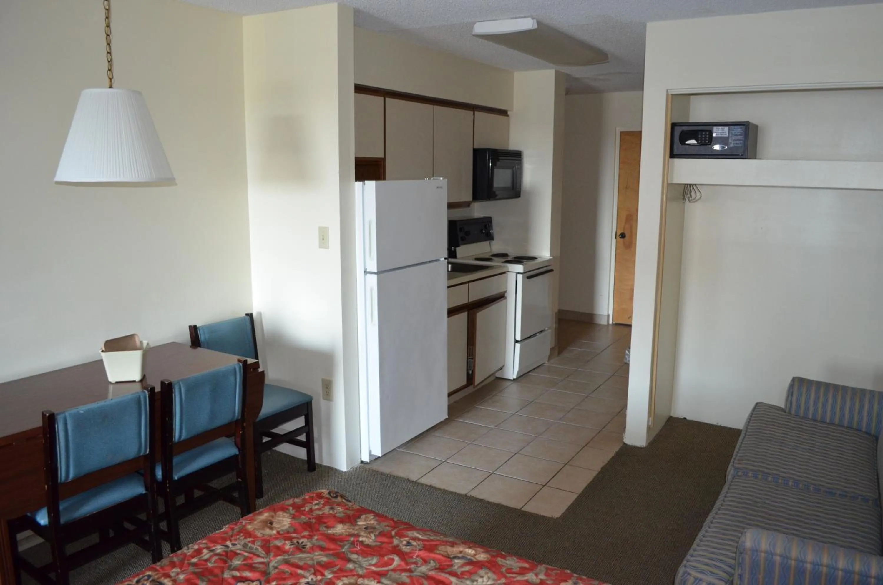 Kitchen or kitchenette in Holiday Sands South