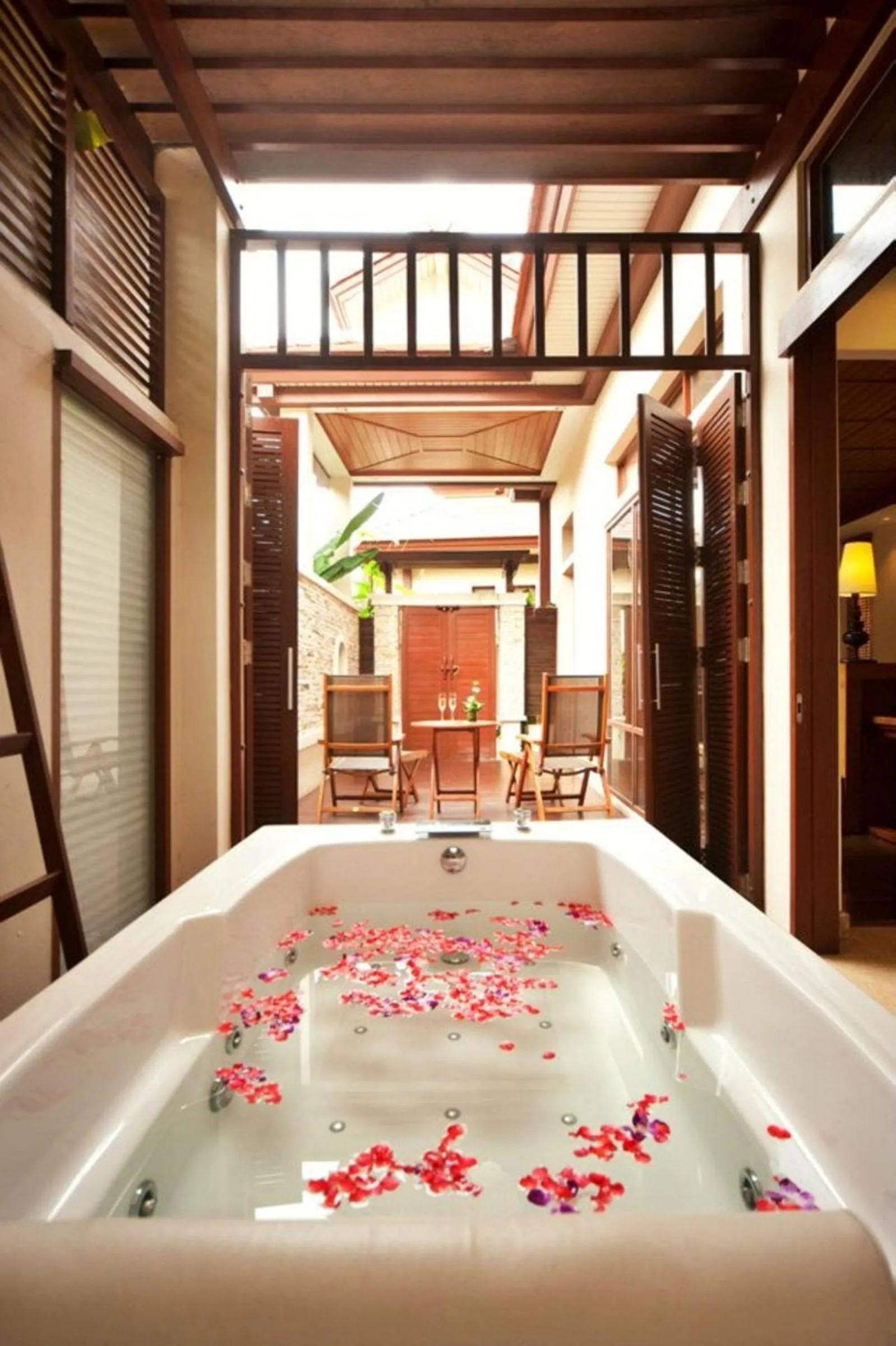 Spa and wellness centre/facilities in The Sarann Koh Samui, Suites & Villas