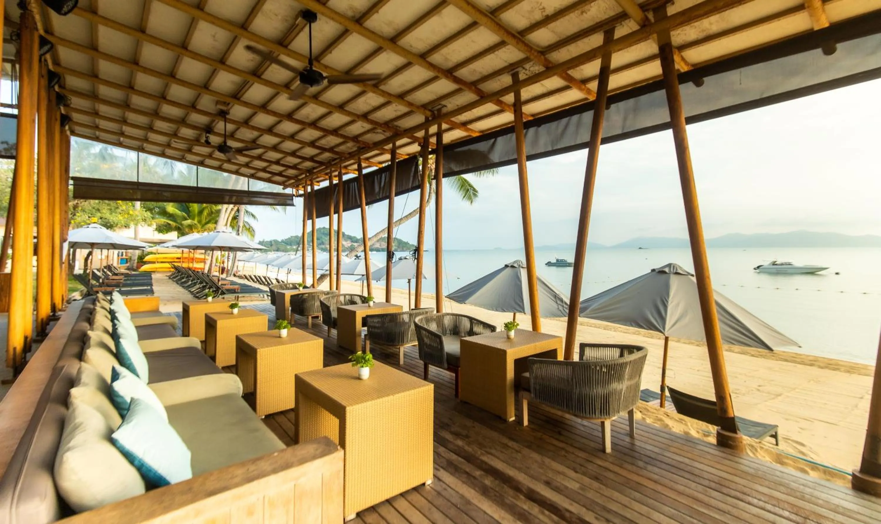 Lounge or bar in Bandara Spa Resort & Pool Villas, Samui