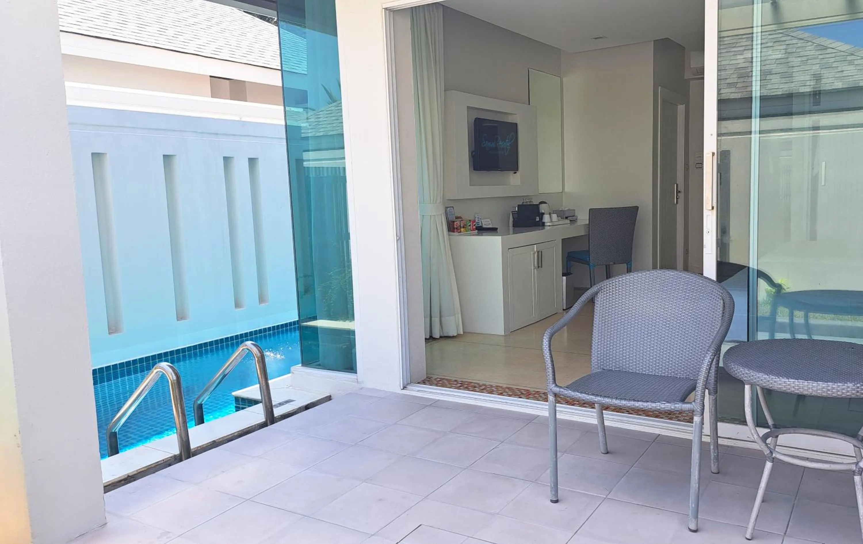 Pool view in Samui Resotel Beach Resort