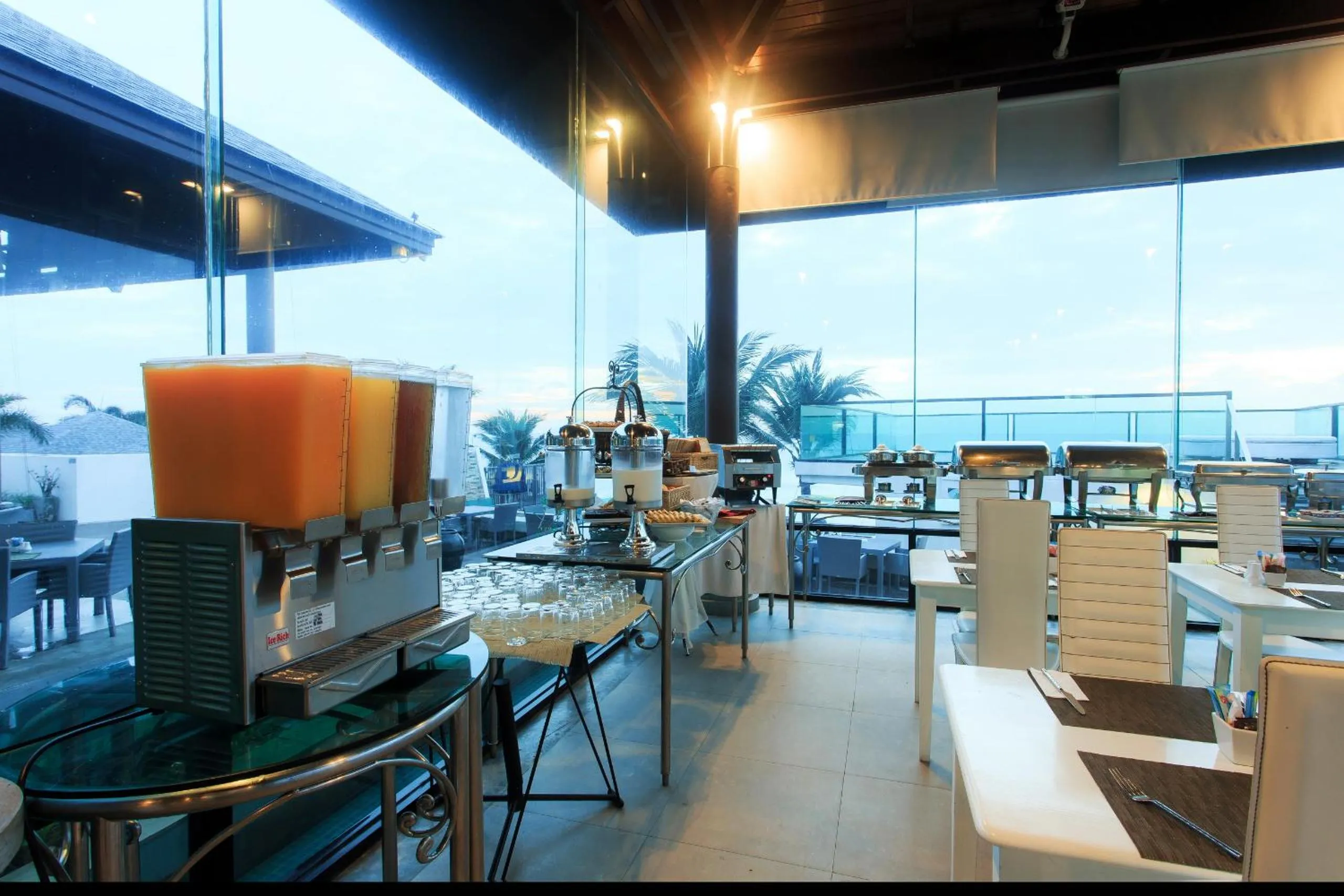 Restaurant/places to eat in Samui Resotel Beach Resort