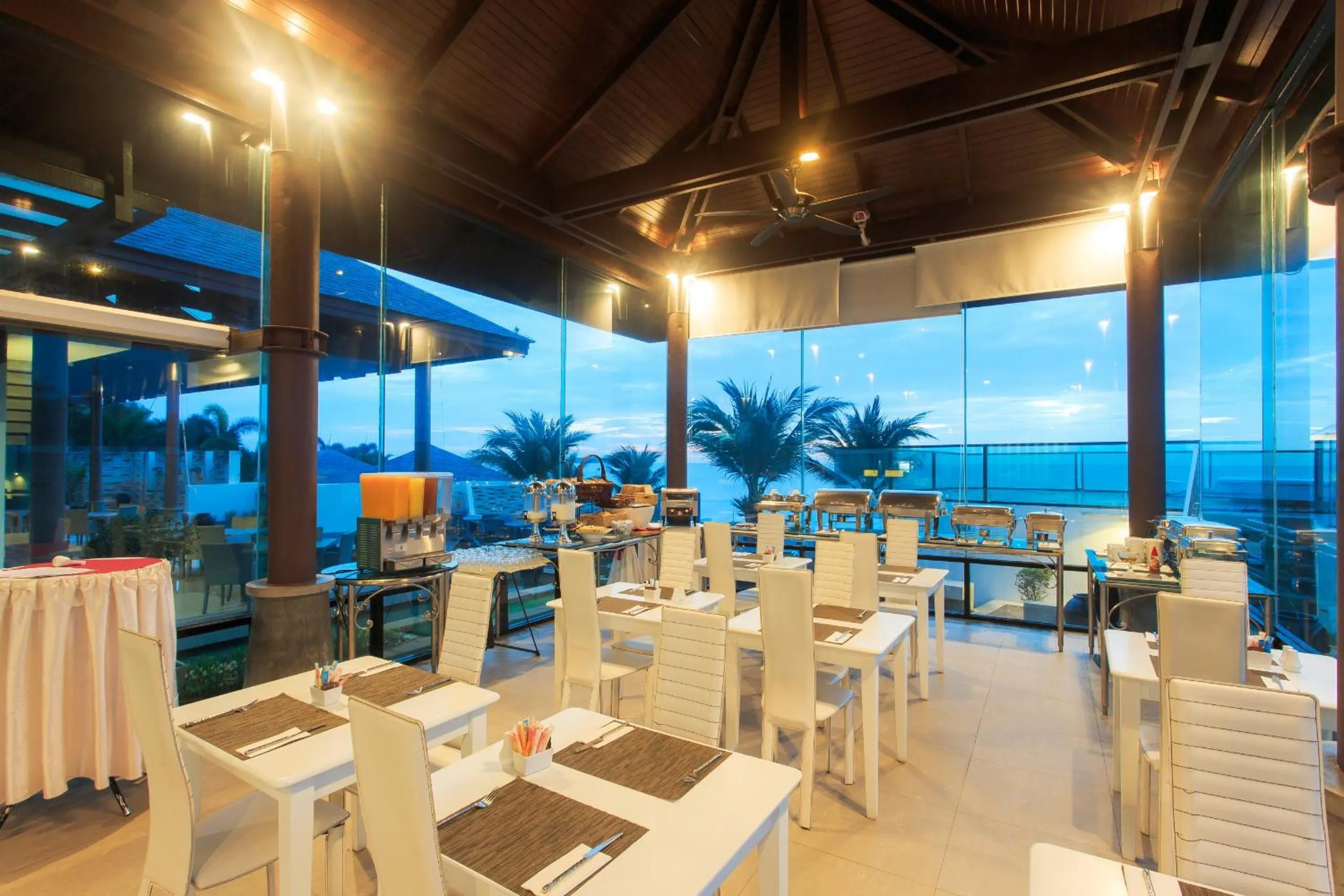 Restaurant/places to eat in Samui Resotel Beach Resort