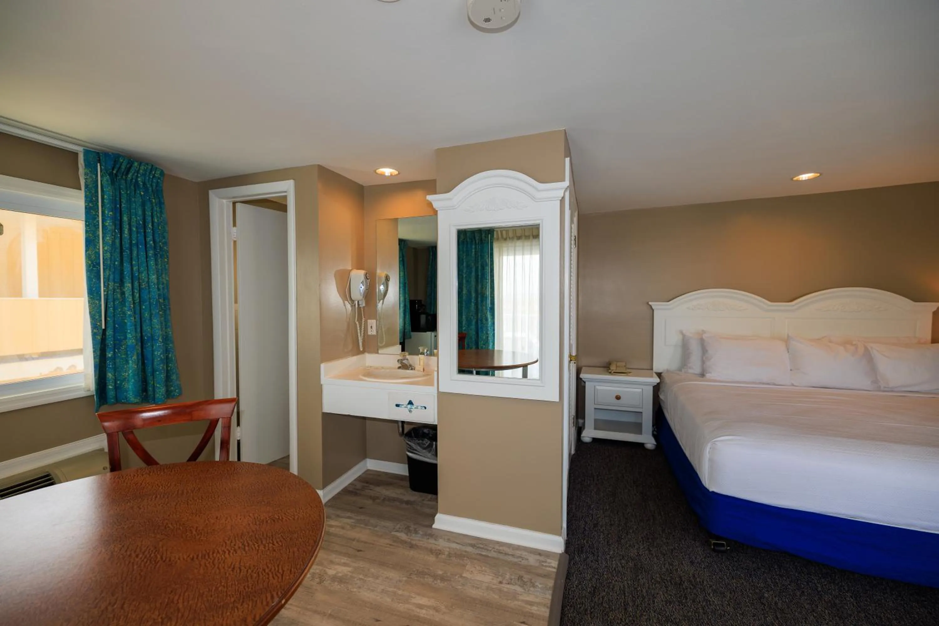 Bed in The White Sands Resort and Spa